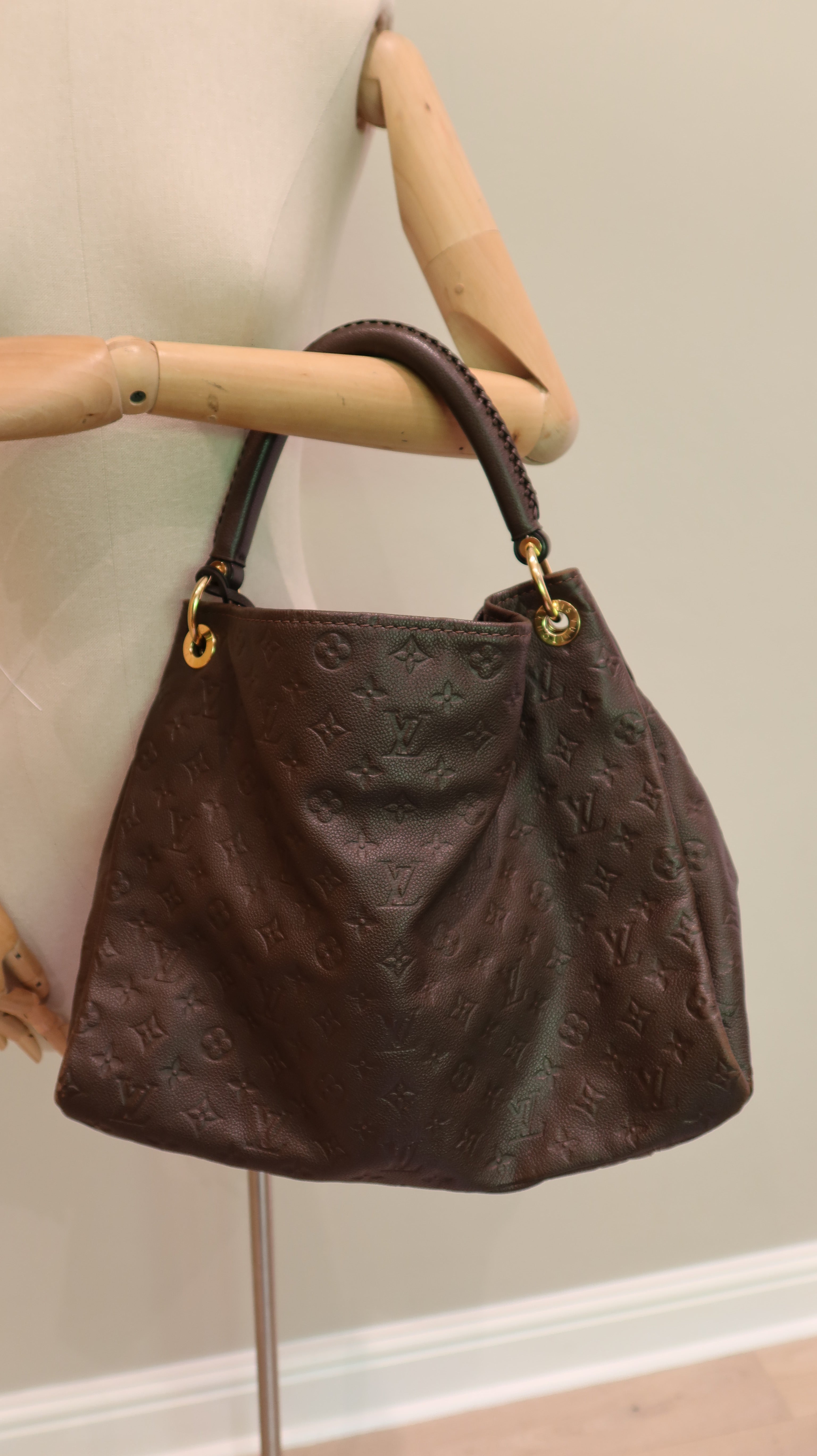 Louis Vuitton Artsy MM