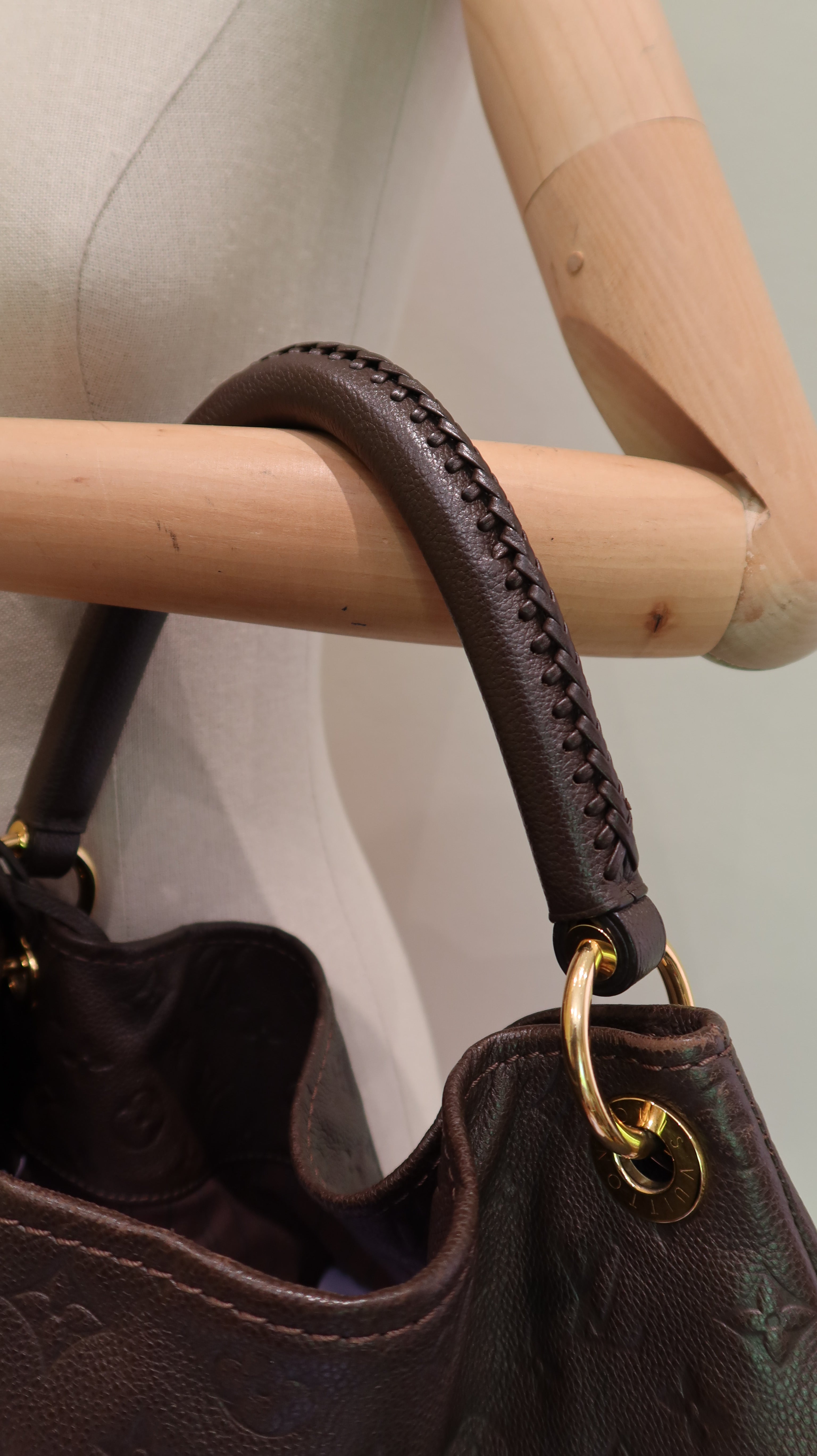 Louis Vuitton Artsy MM