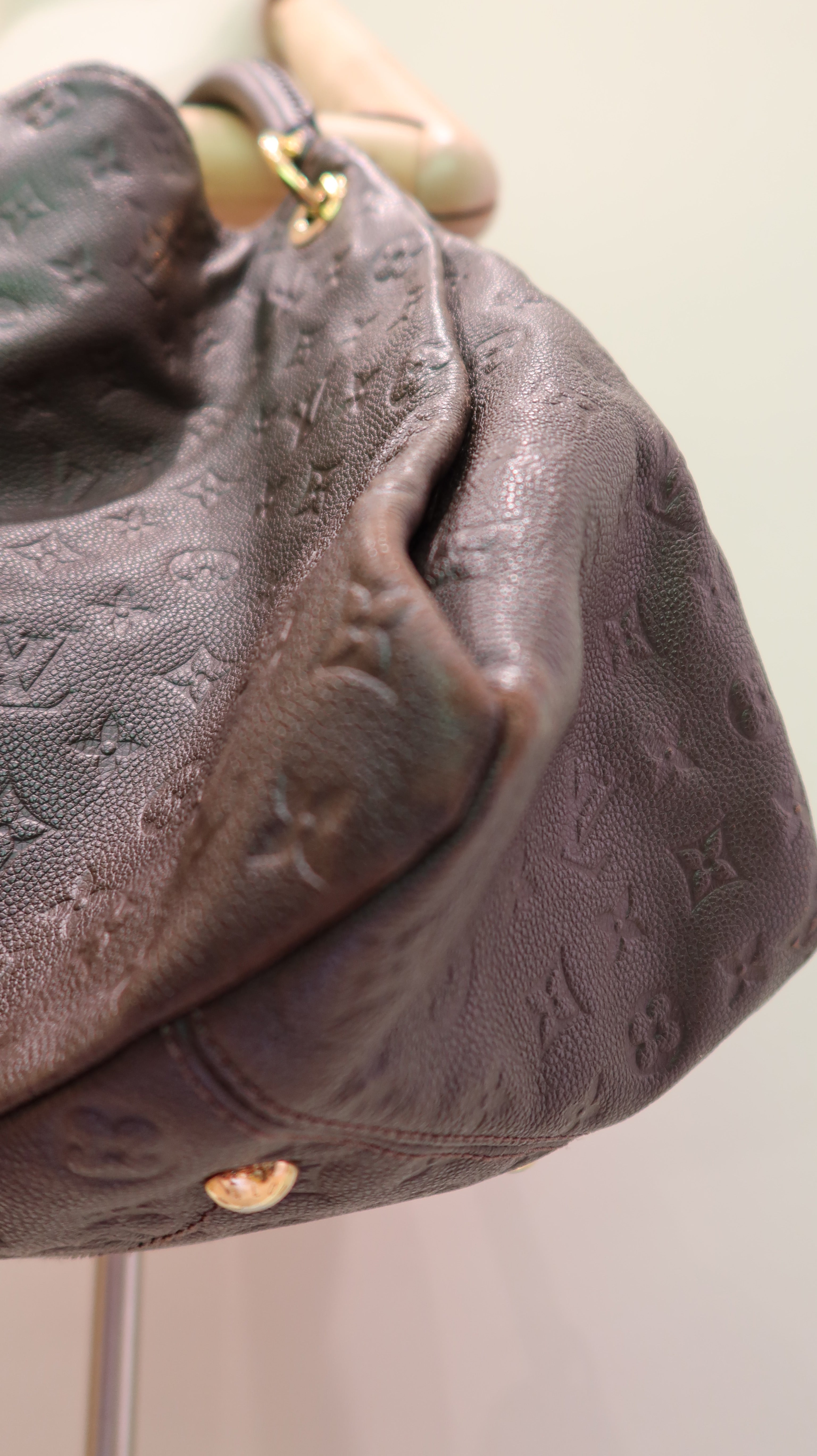 Louis Vuitton Artsy MM