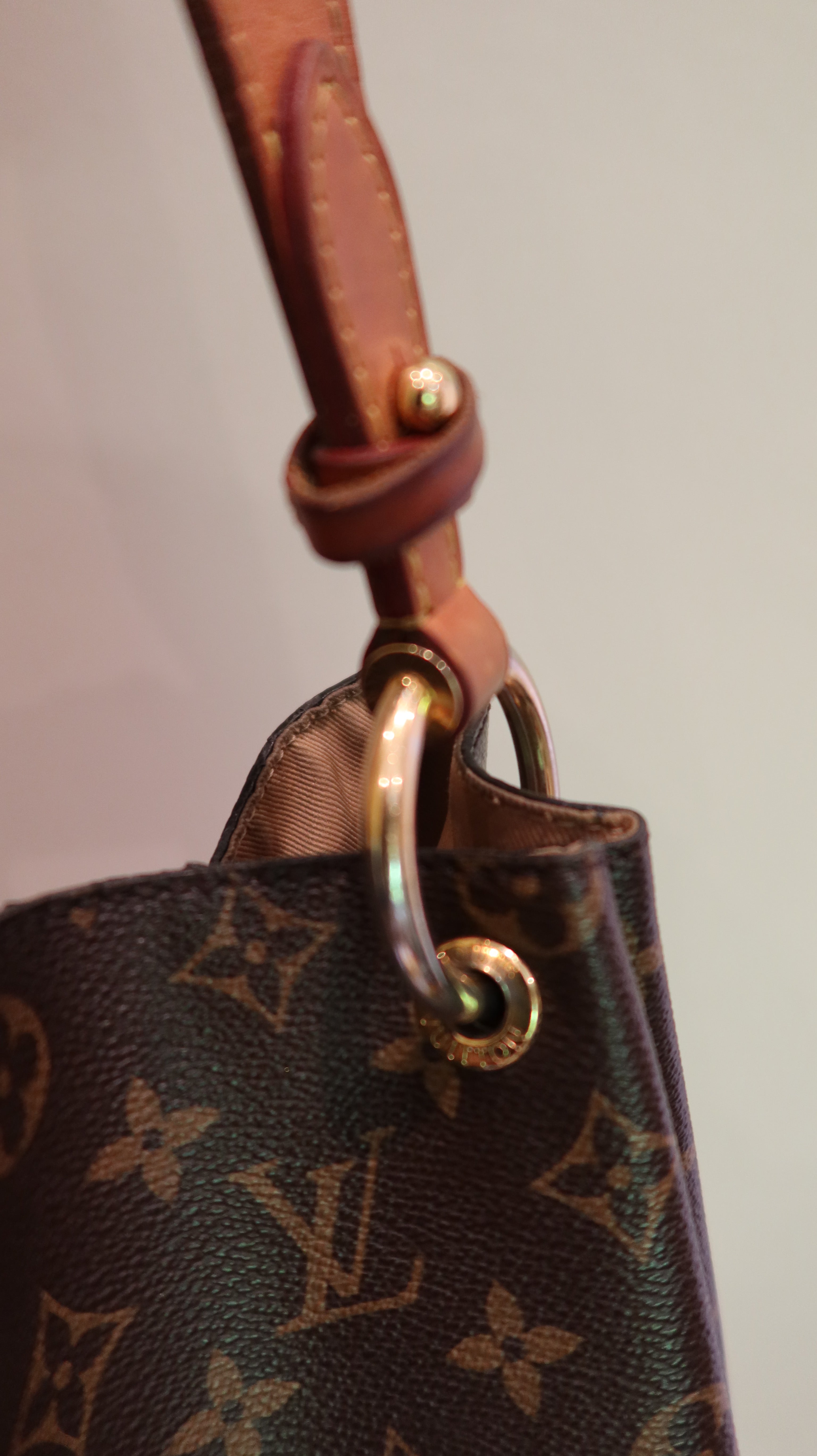 Louis Vuitton Graceful MM Shoulder Bag