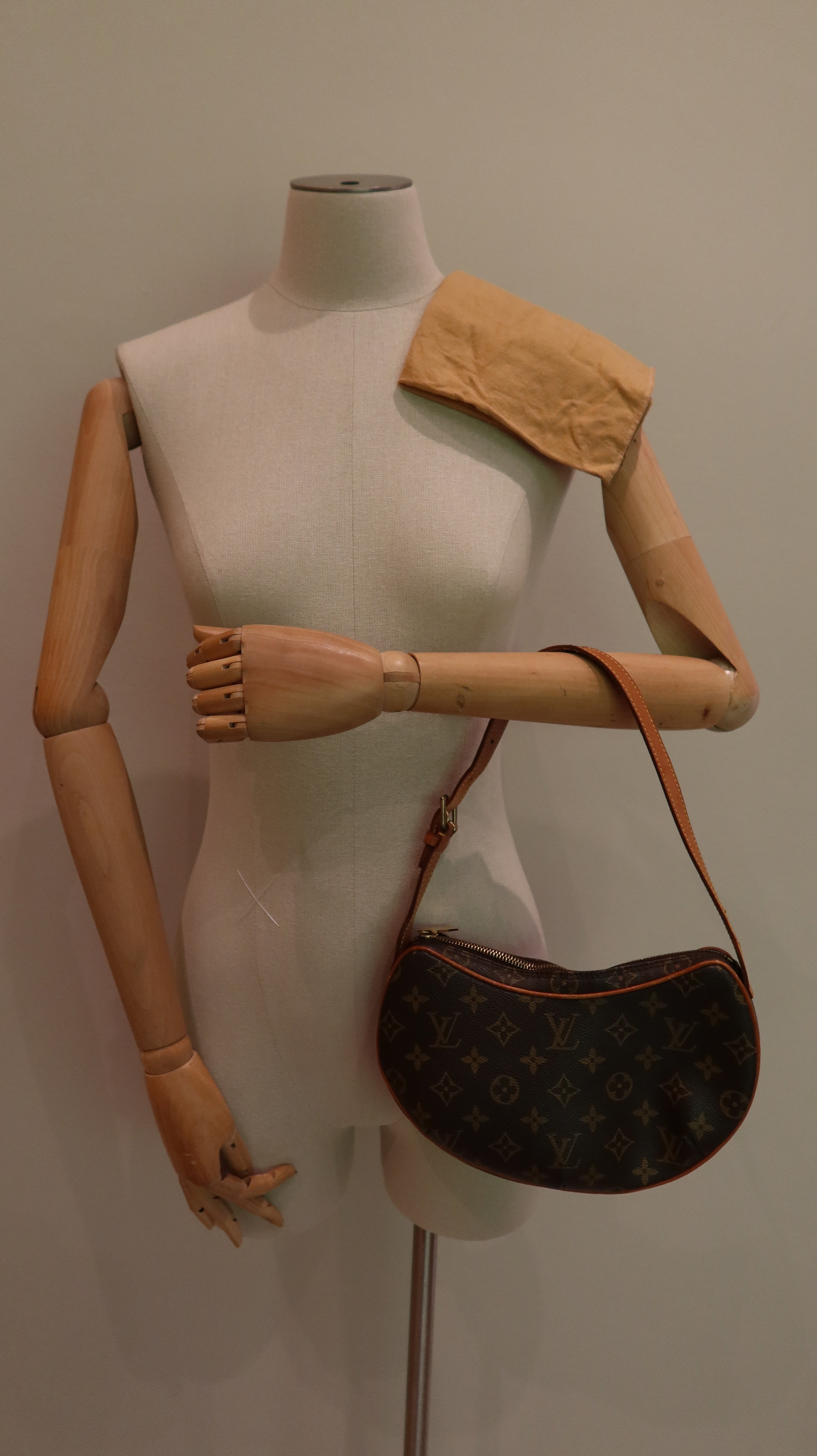 Louis Vuitton Croissant PM