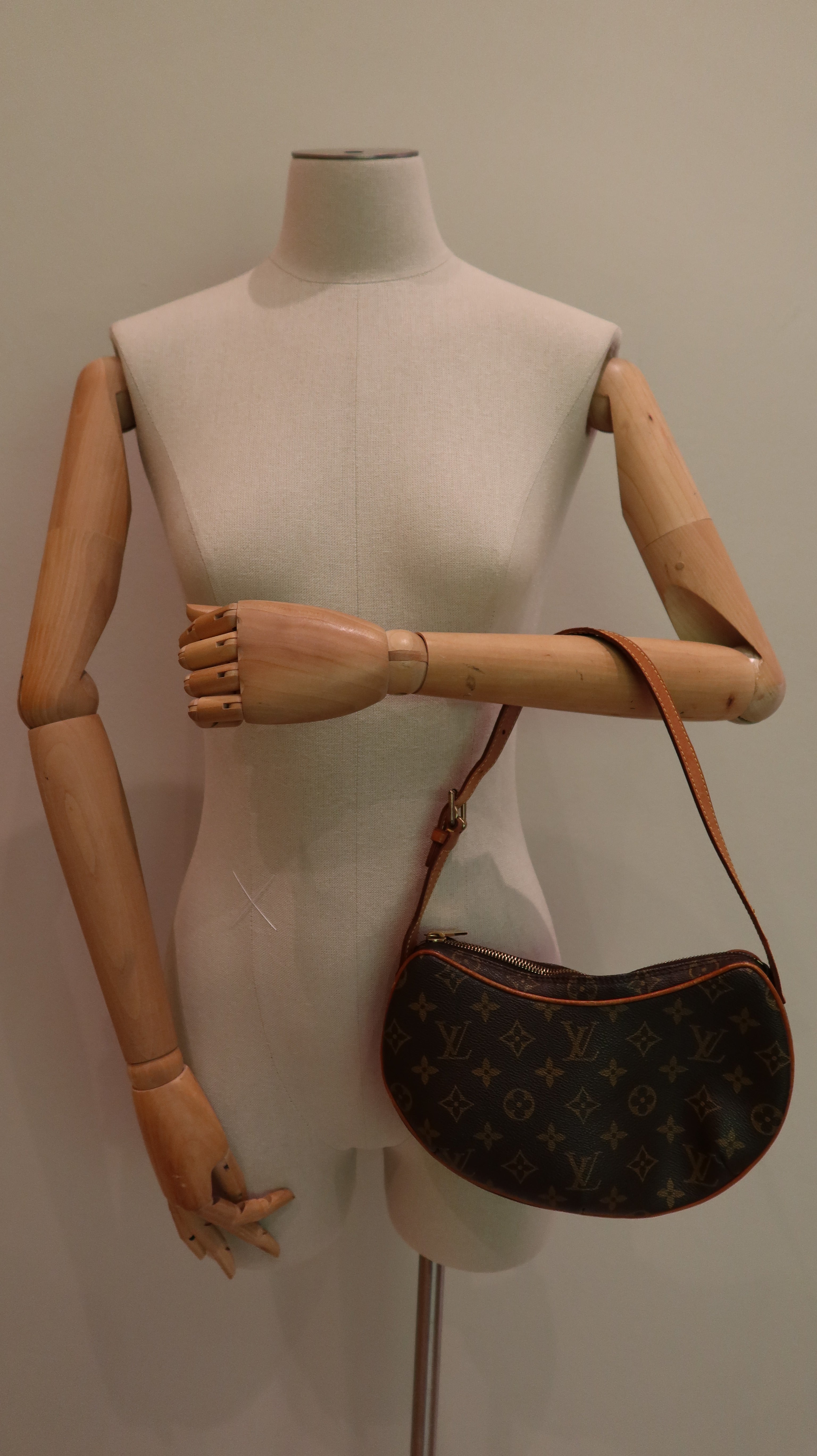 Louis Vuitton Croissant PM