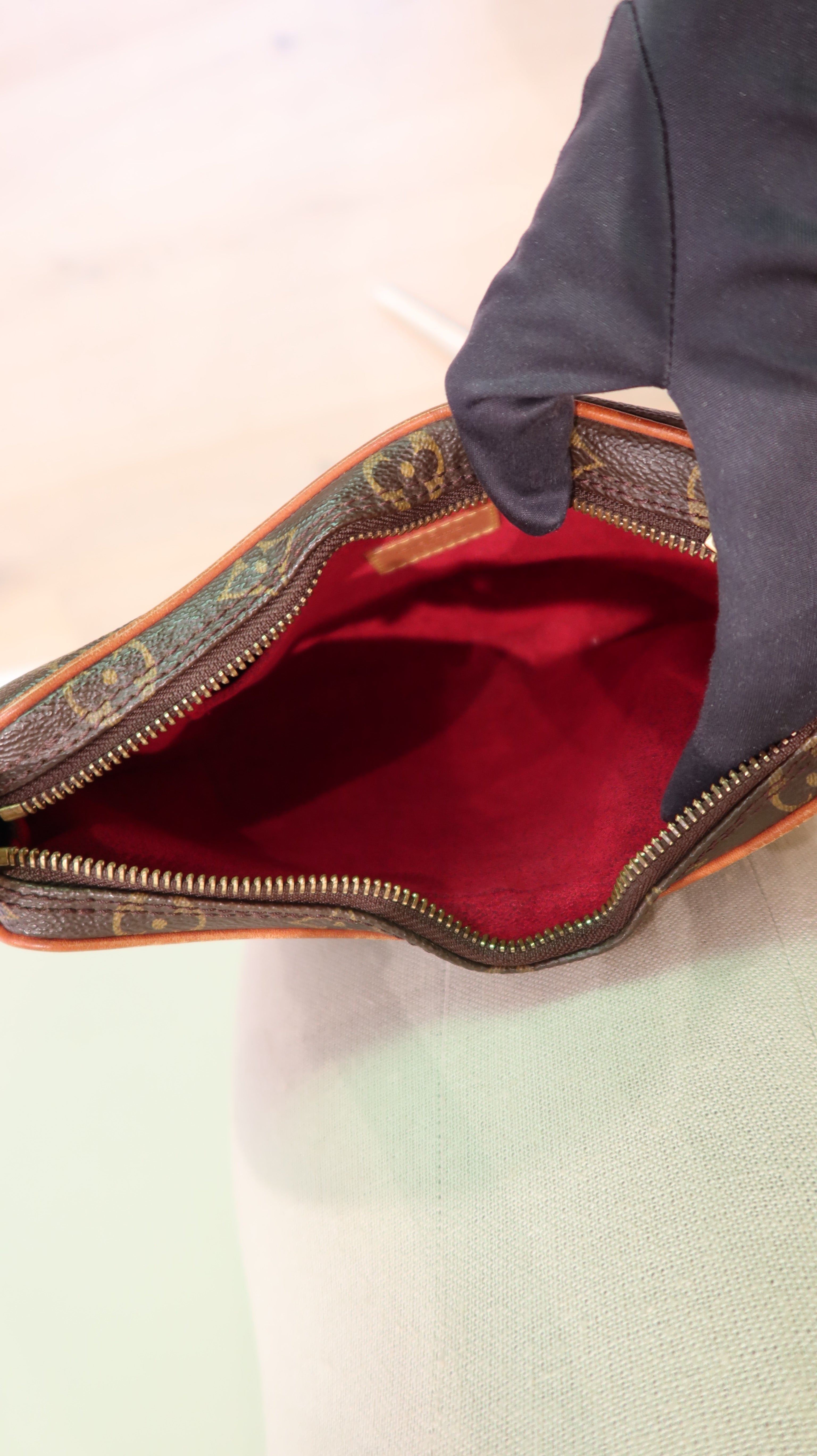 Louis Vuitton Croissant PM