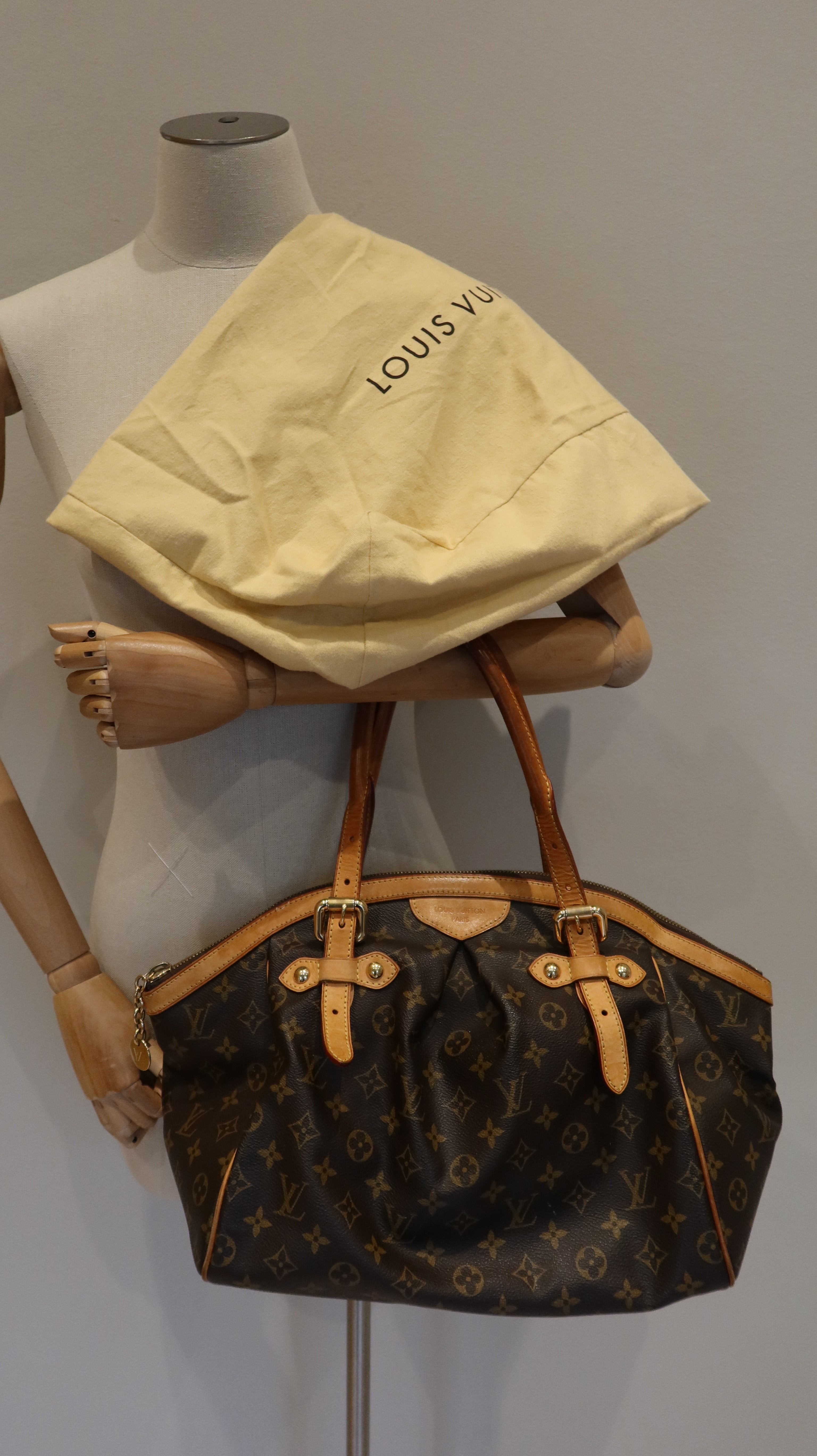 Louis Vuitton Tivoli GM Bag