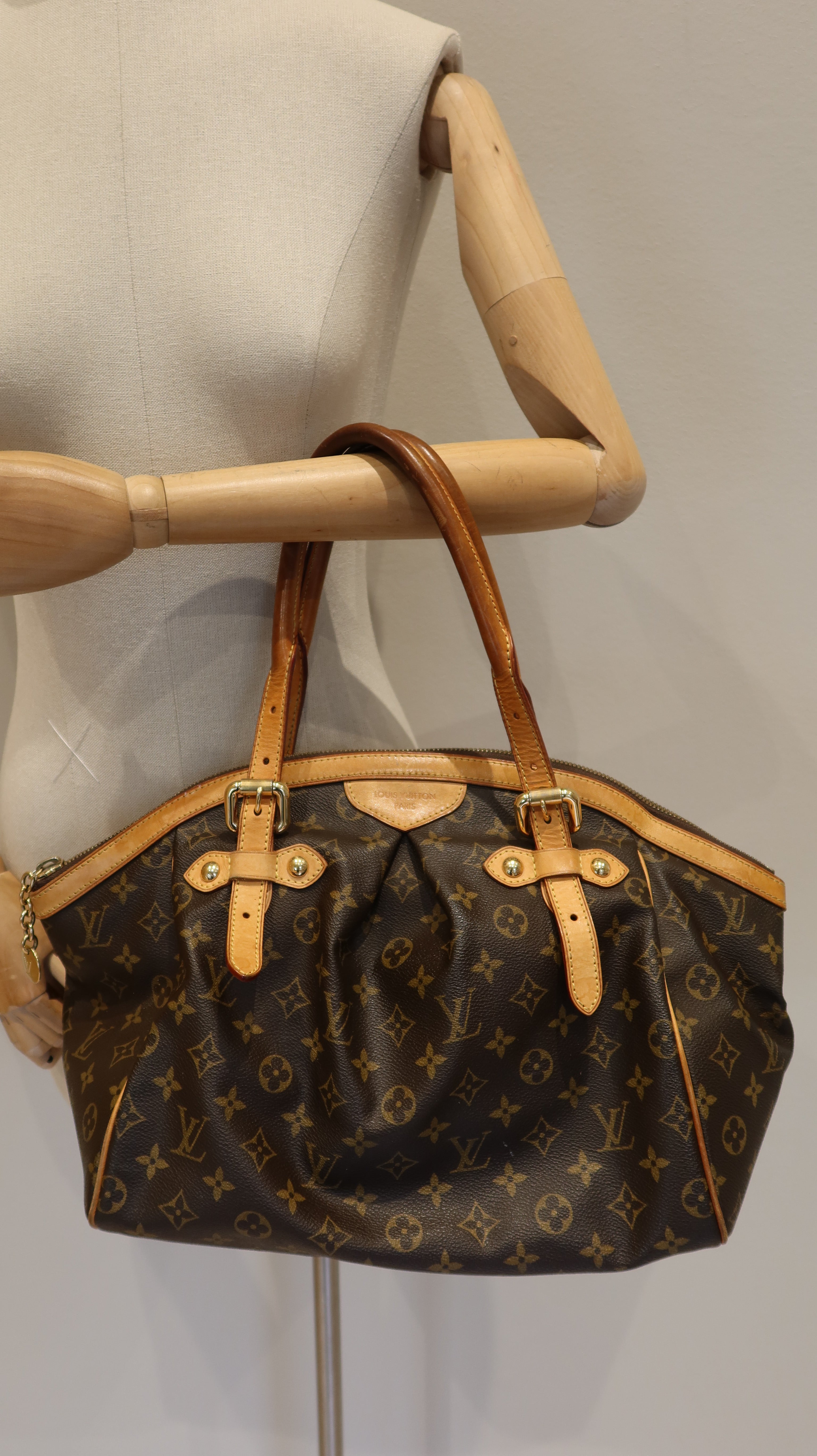 Louis Vuitton Tivoli GM Bag
