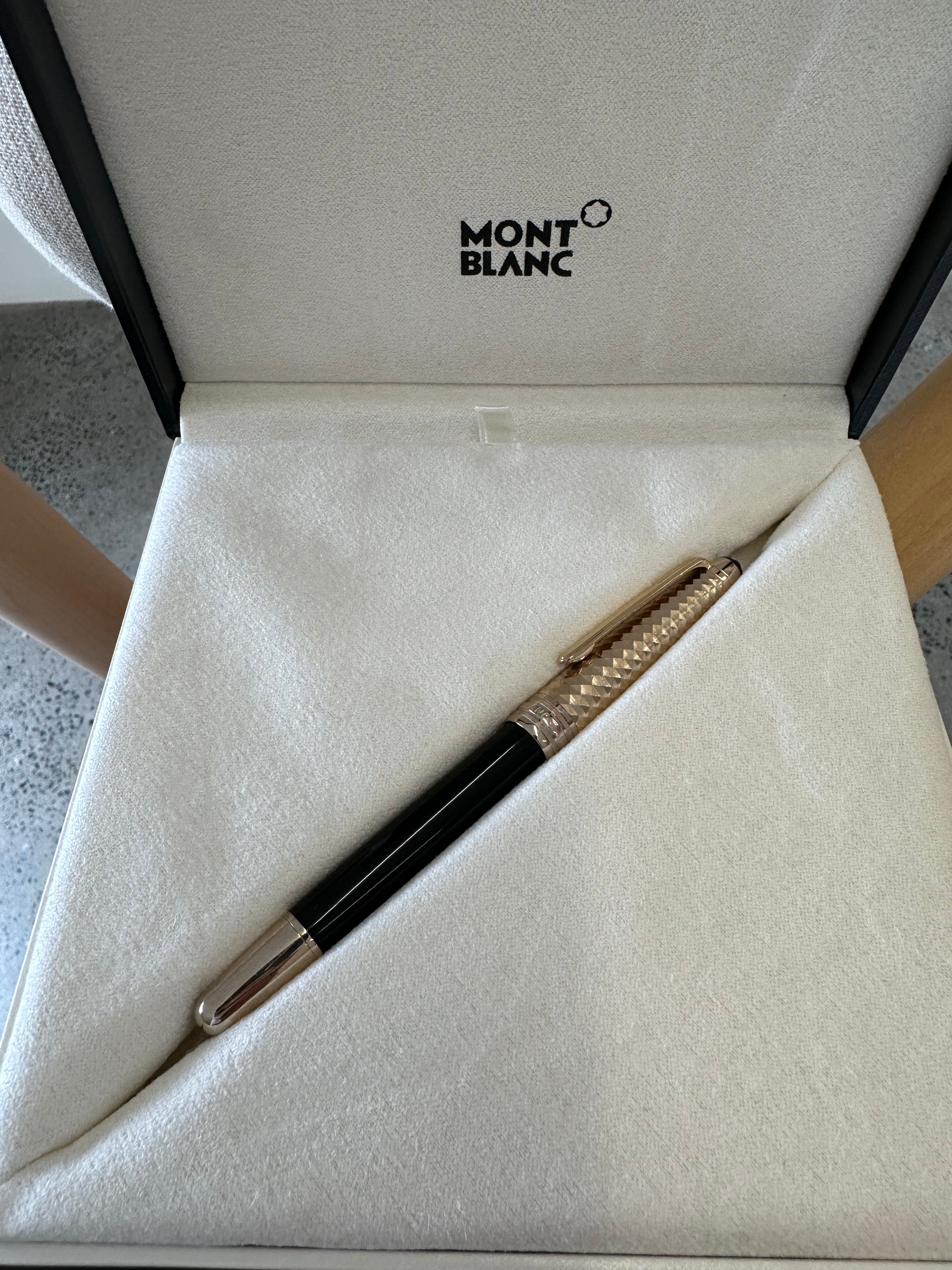 Montblanc Meisterstück Geometry Gold-Coated Classique Ballpoint