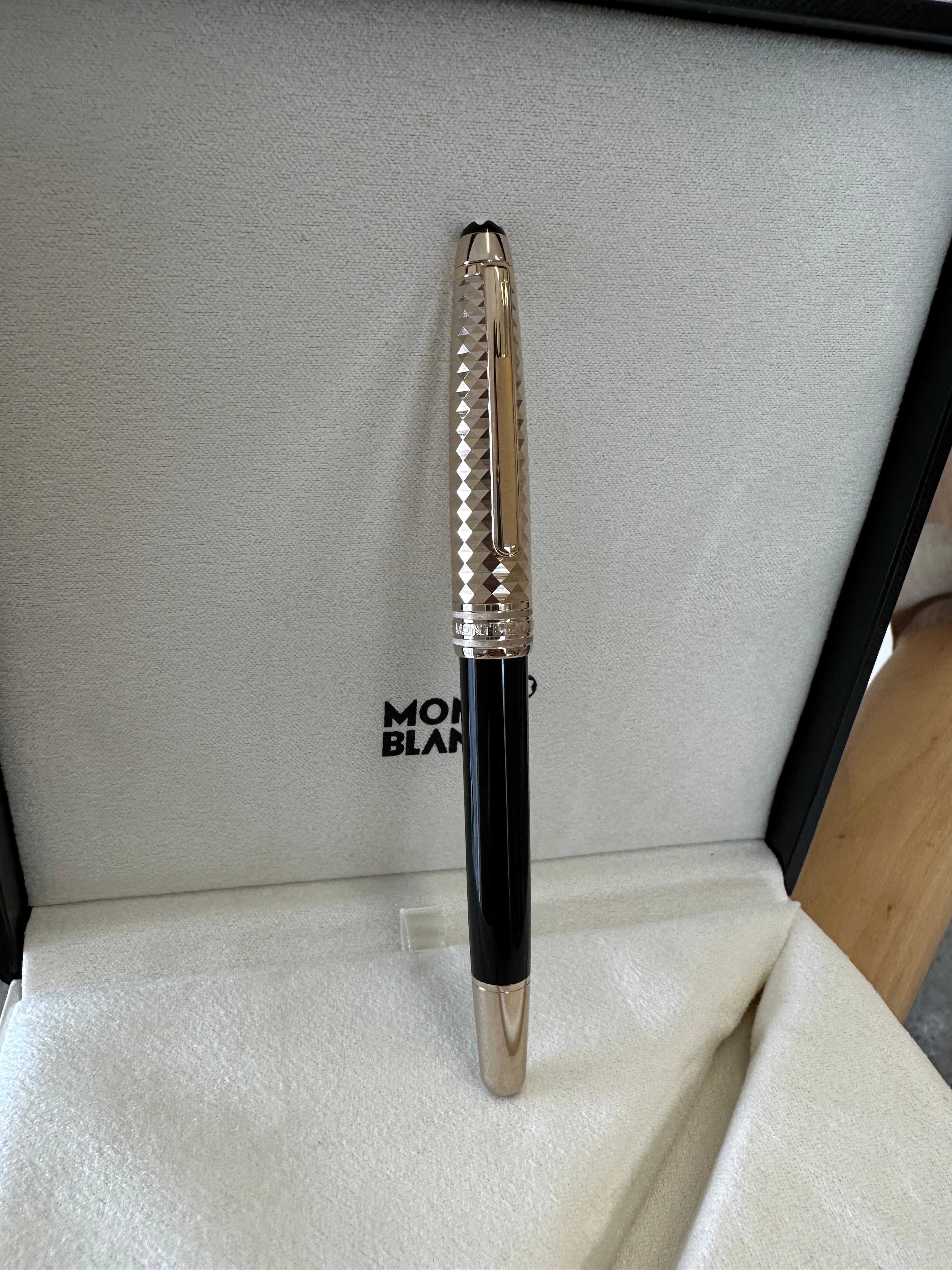 Montblanc Meisterstück Geometry Gold-Coated Classique Ballpoint