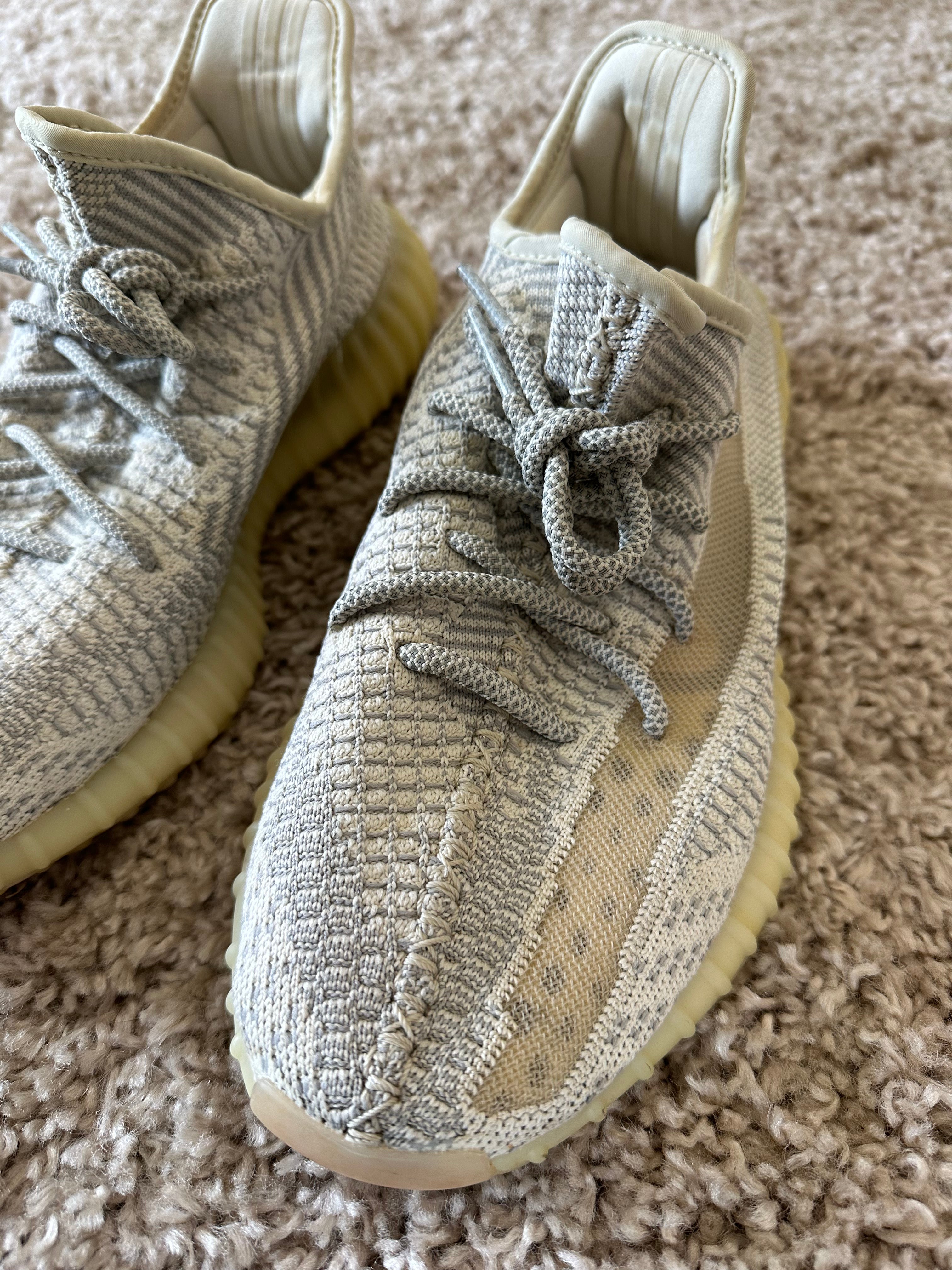 Yeezy Sneakers (EU44)