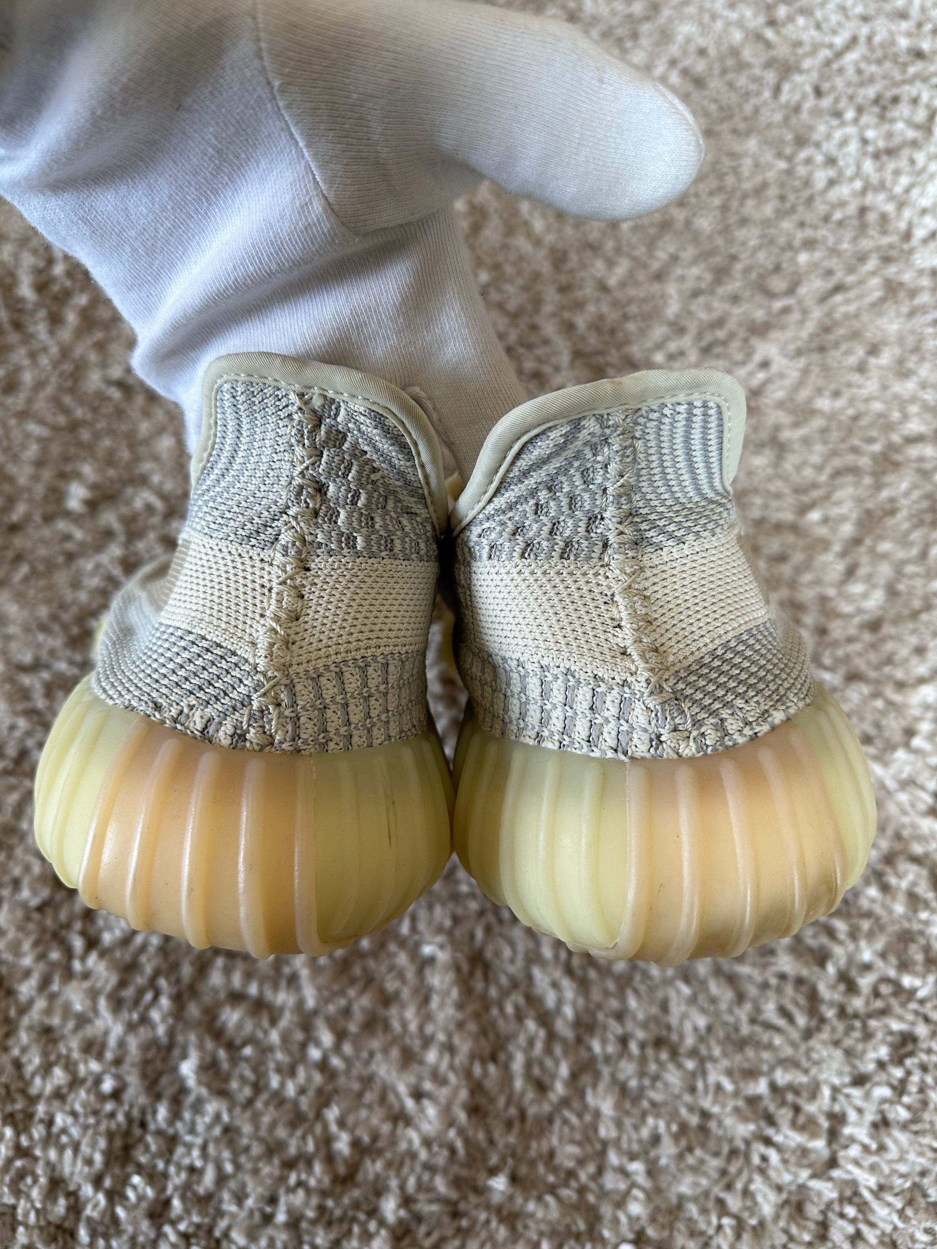 Yeezy Sneakers (EU44)