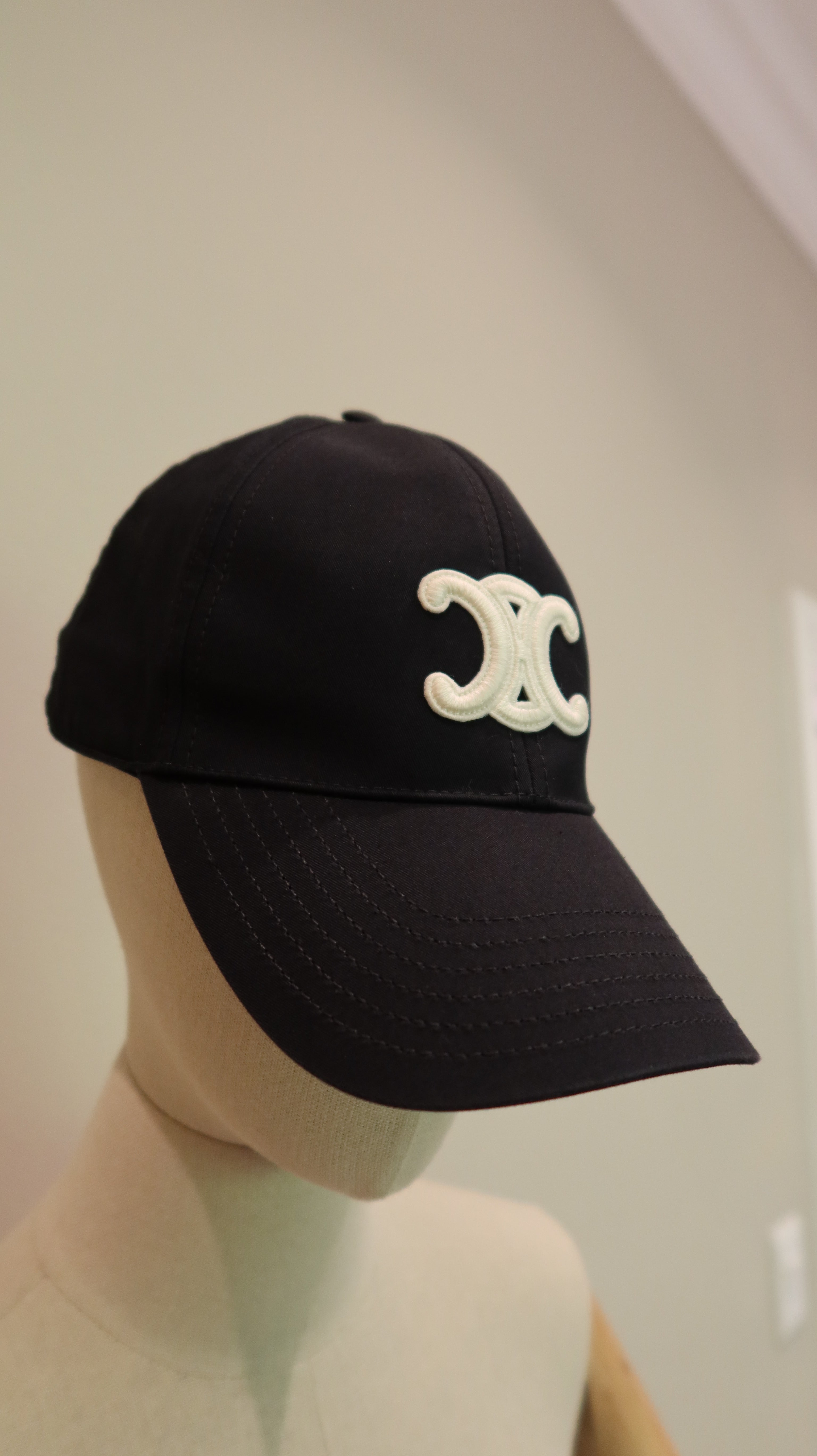 Celine Triomphe Cap (S)