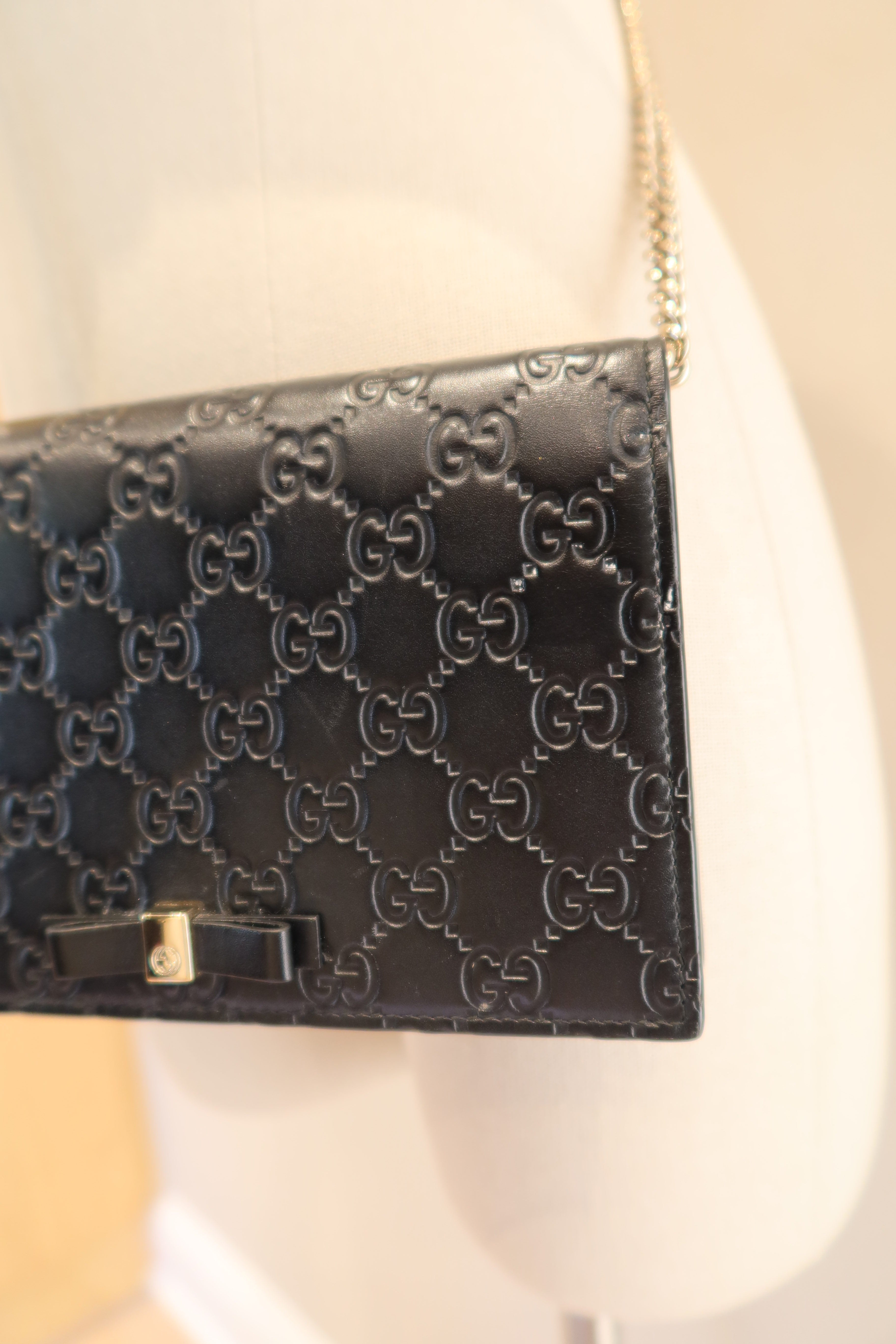 Gucci Wallet On Chain