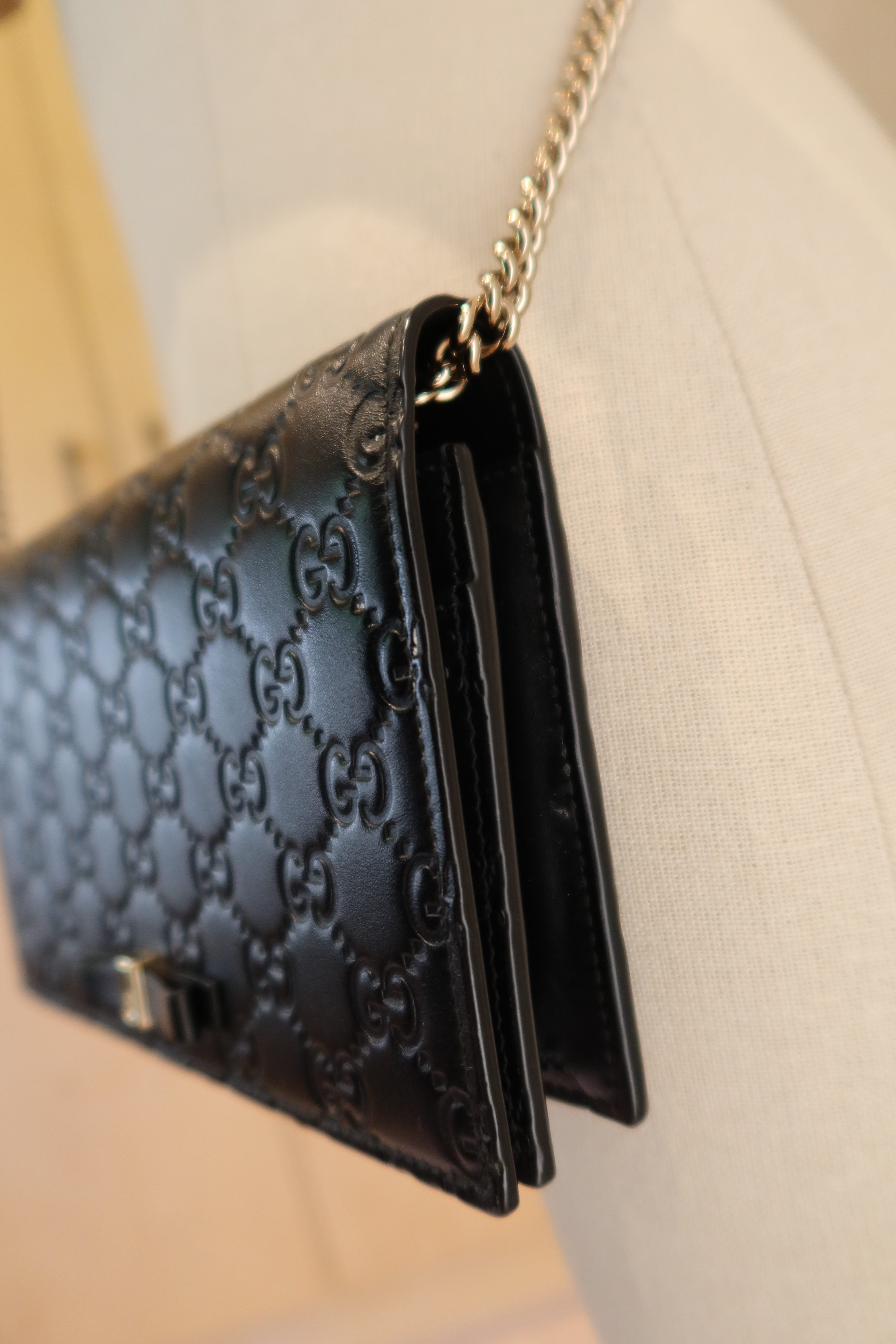 Gucci Wallet On Chain