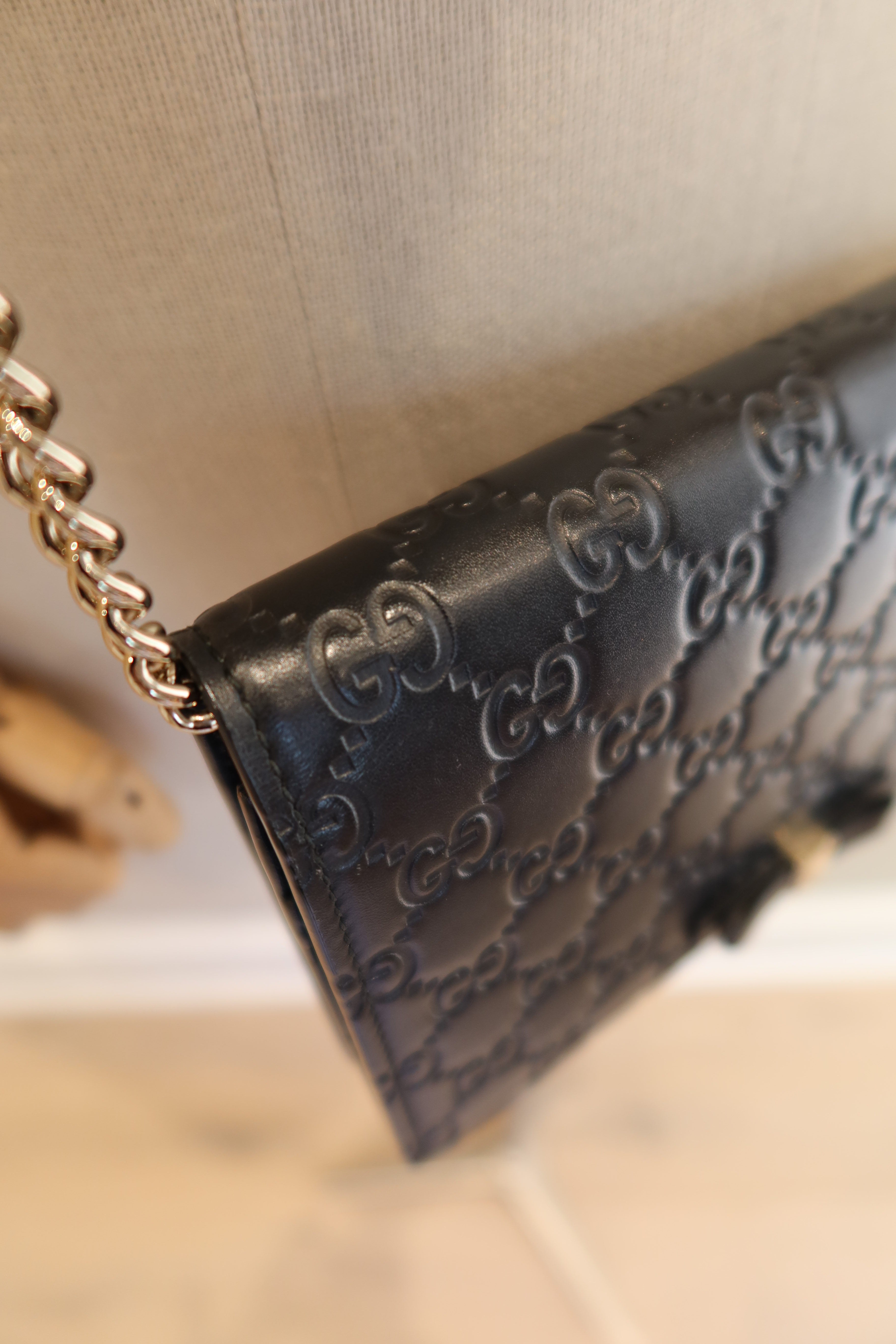 Gucci Wallet On Chain