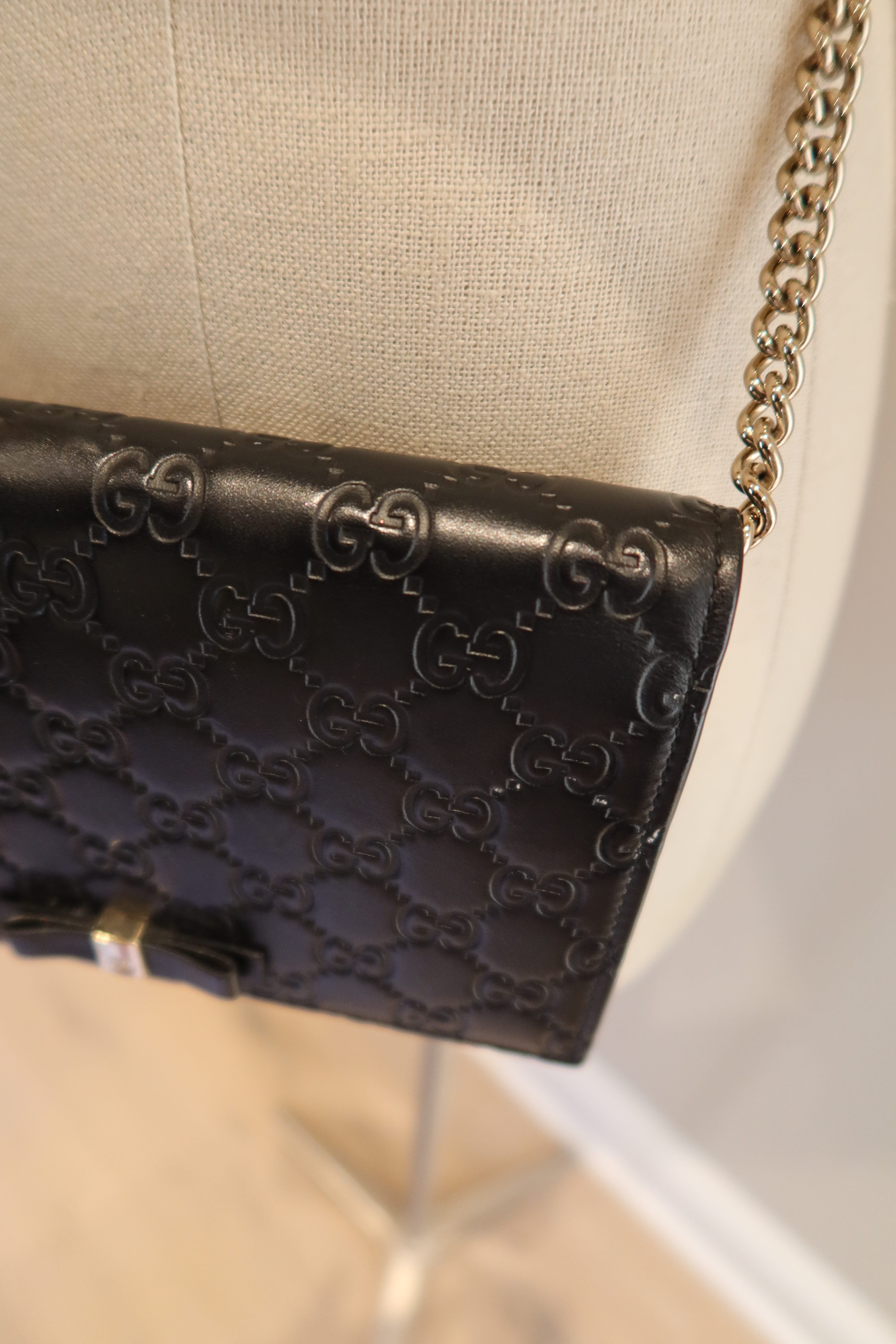 Gucci Wallet On Chain
