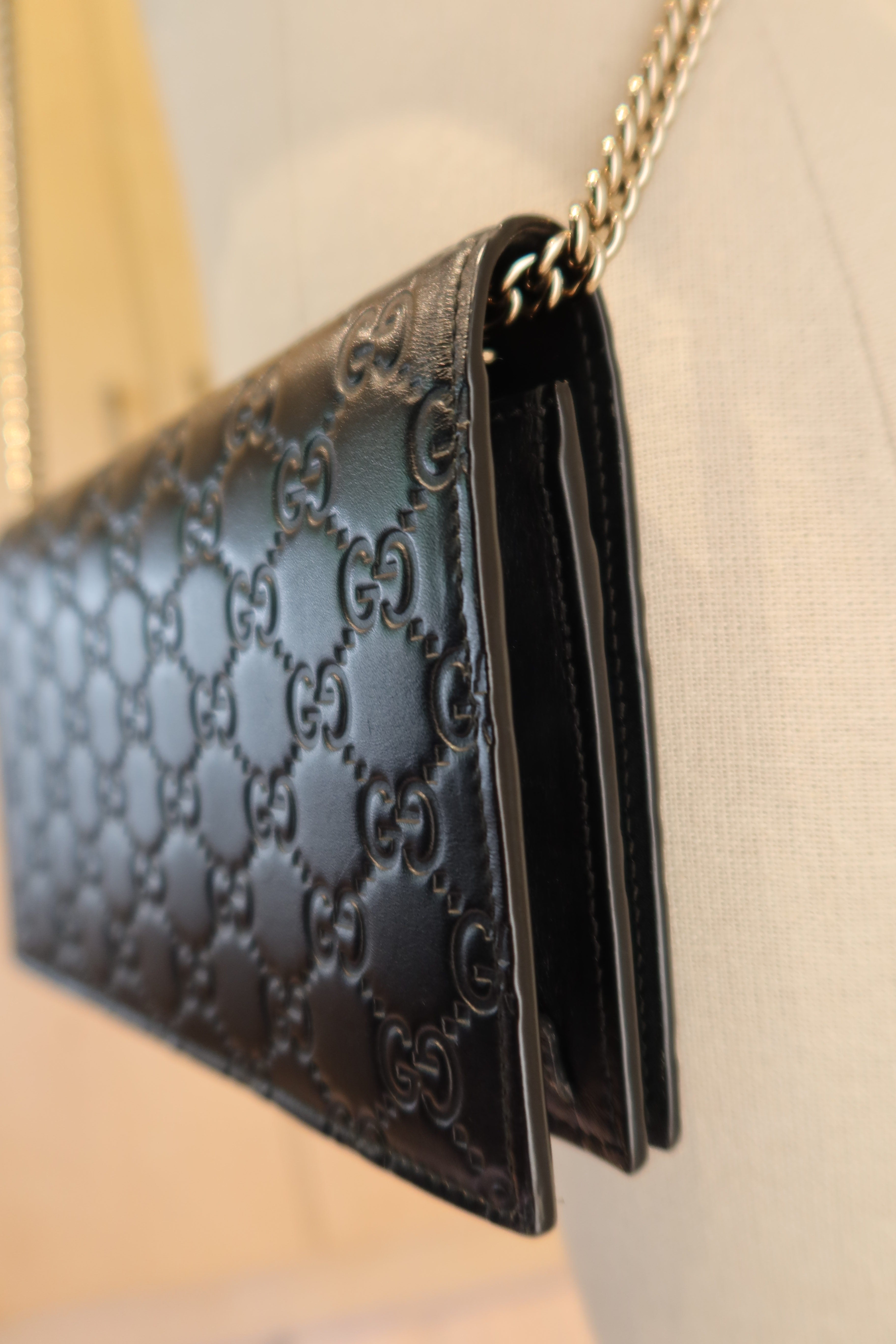 Gucci Wallet On Chain