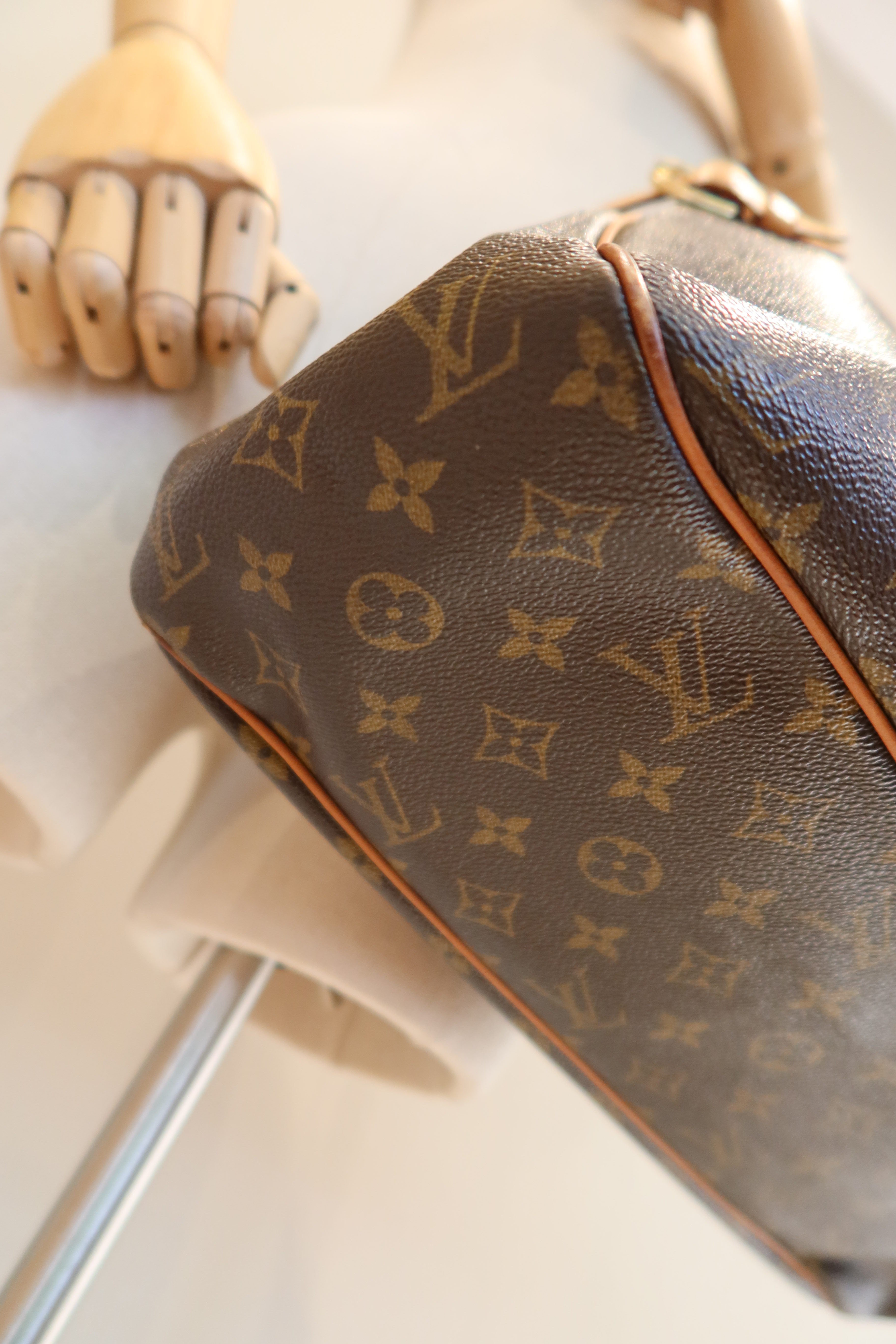 Louis Vuitton Batignolles Tote