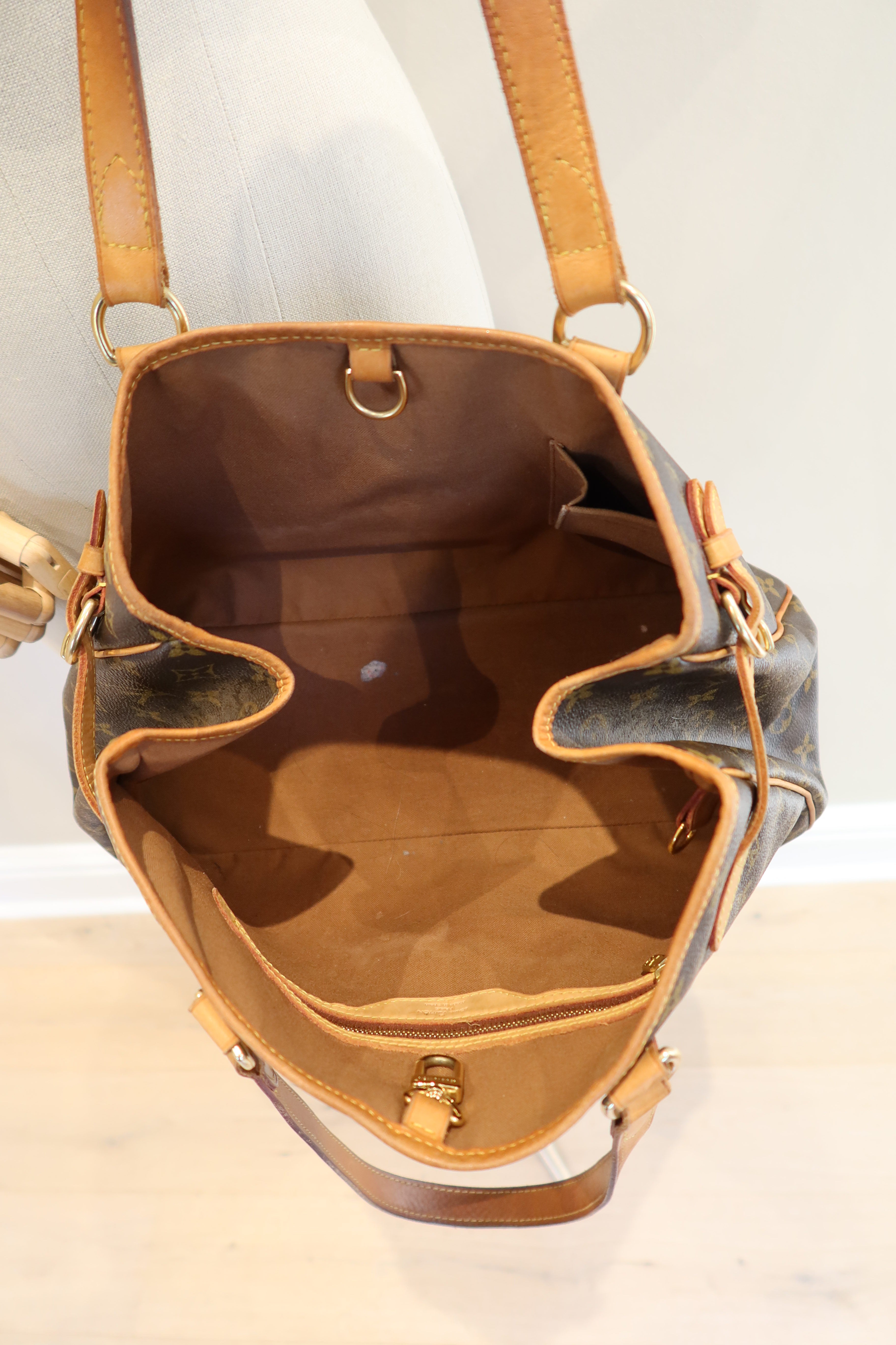 Louis Vuitton Batignolles Tote
