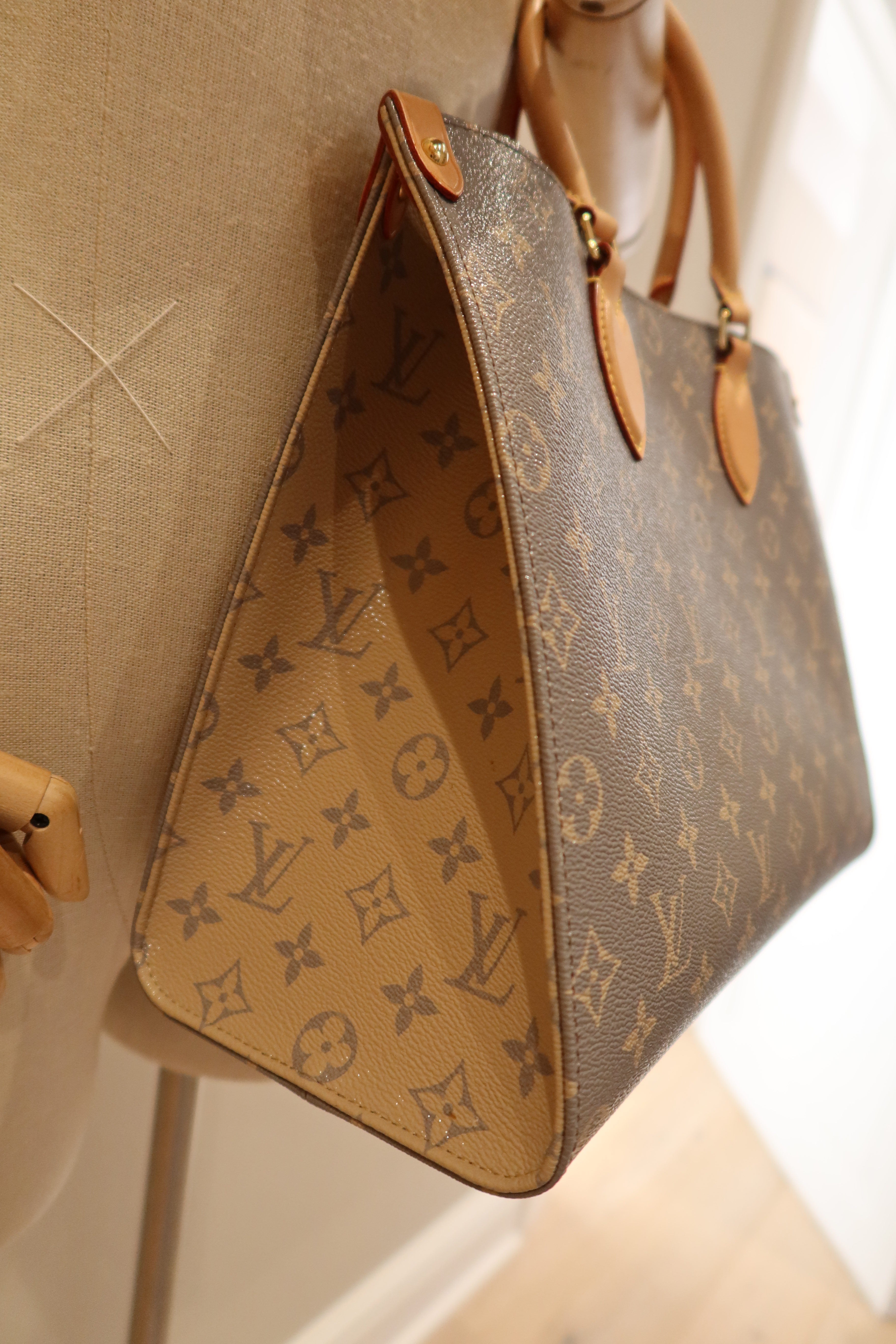 Louis Vuitton OnTheGo MM