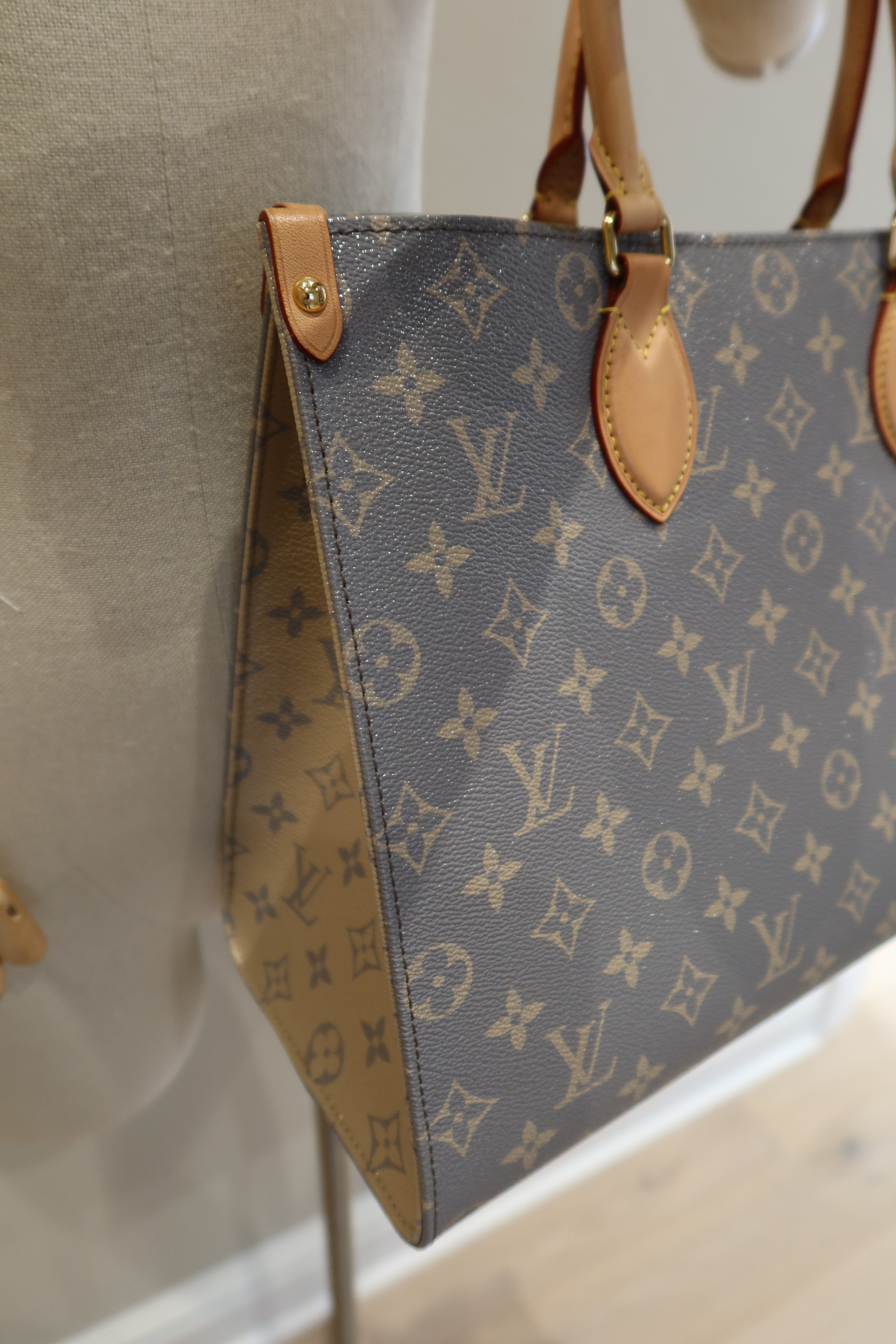 Louis Vuitton OnTheGo MM