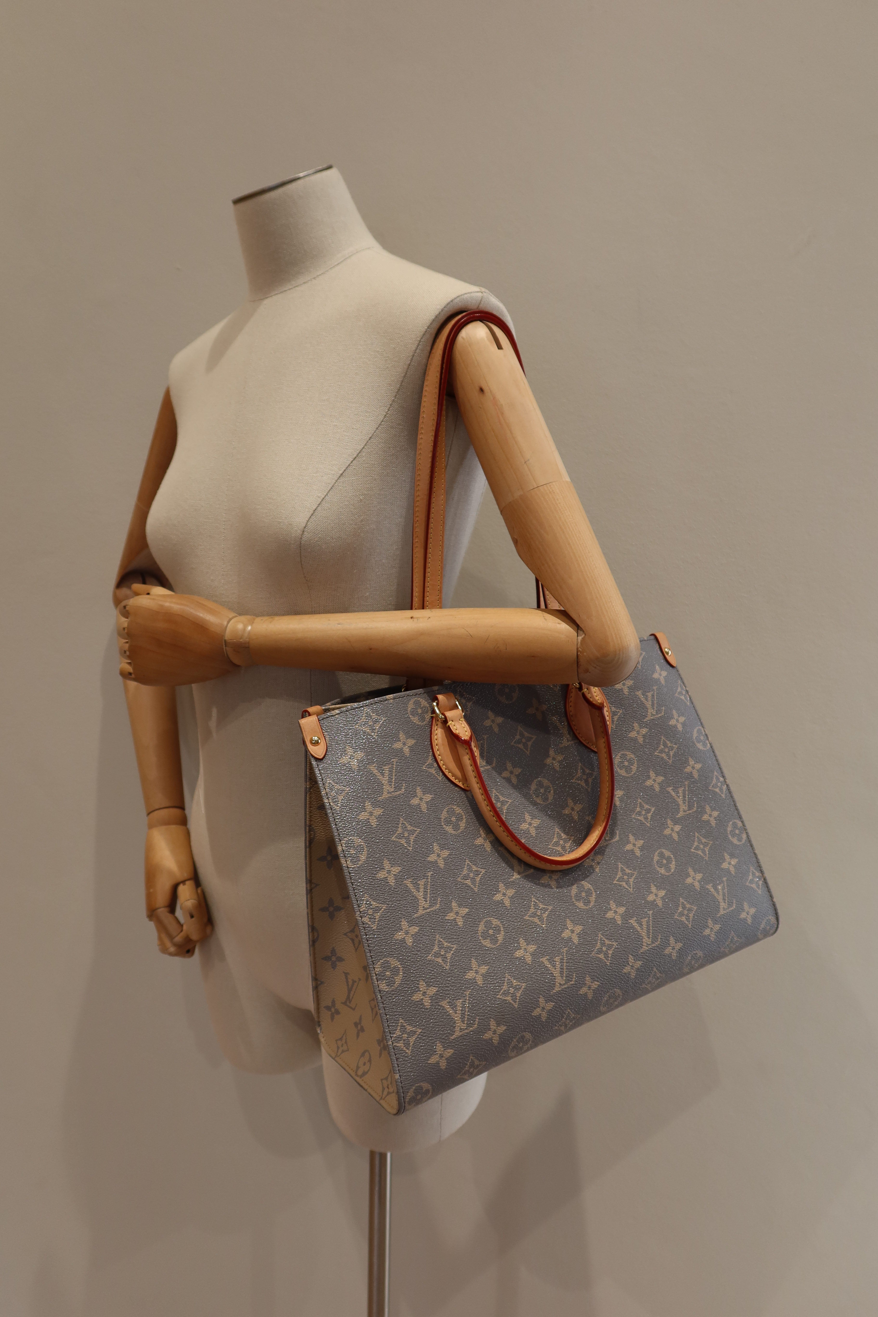 Louis Vuitton OnTheGo MM