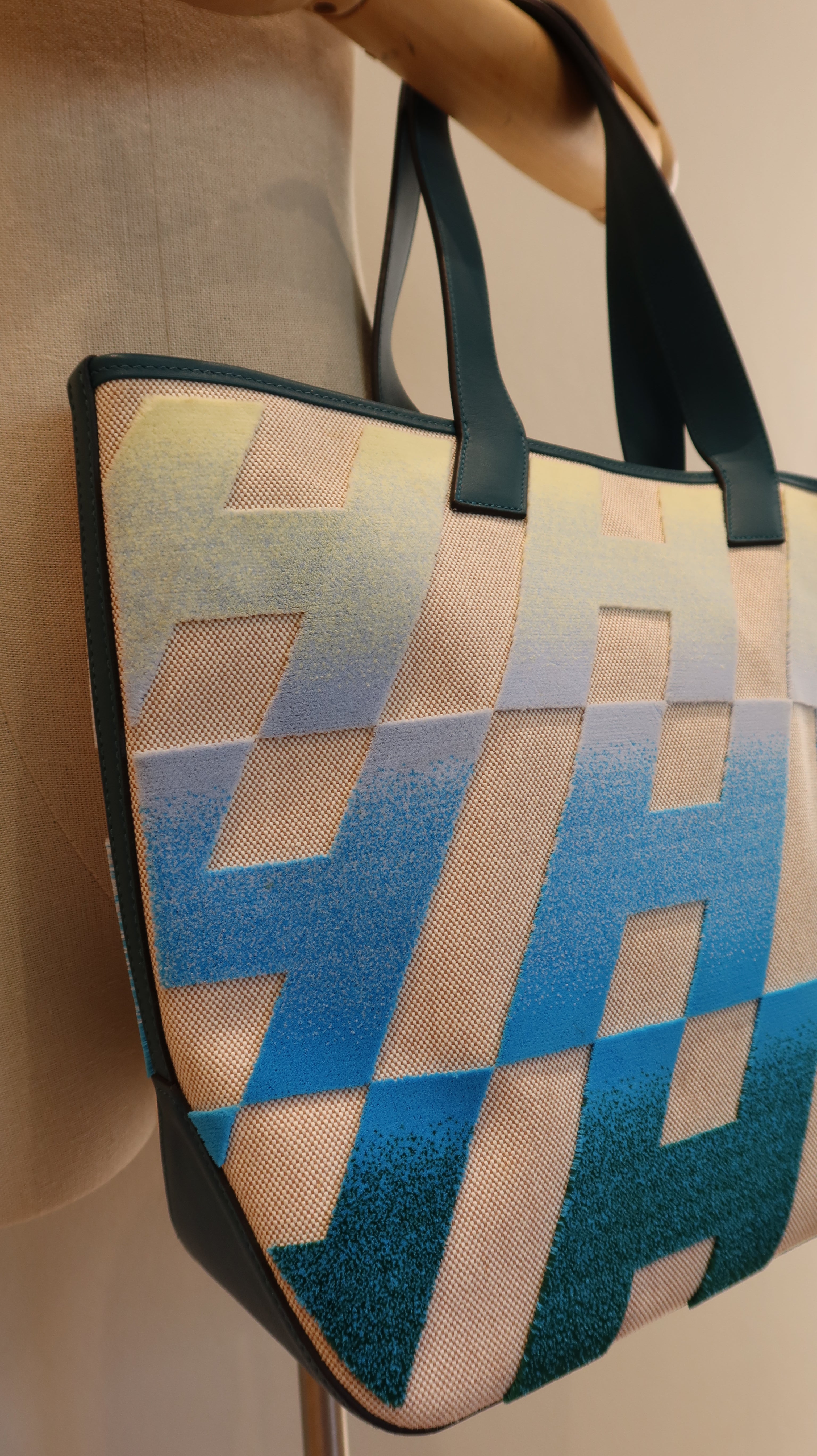 Hermès Cabas H en Biais 40 Bag