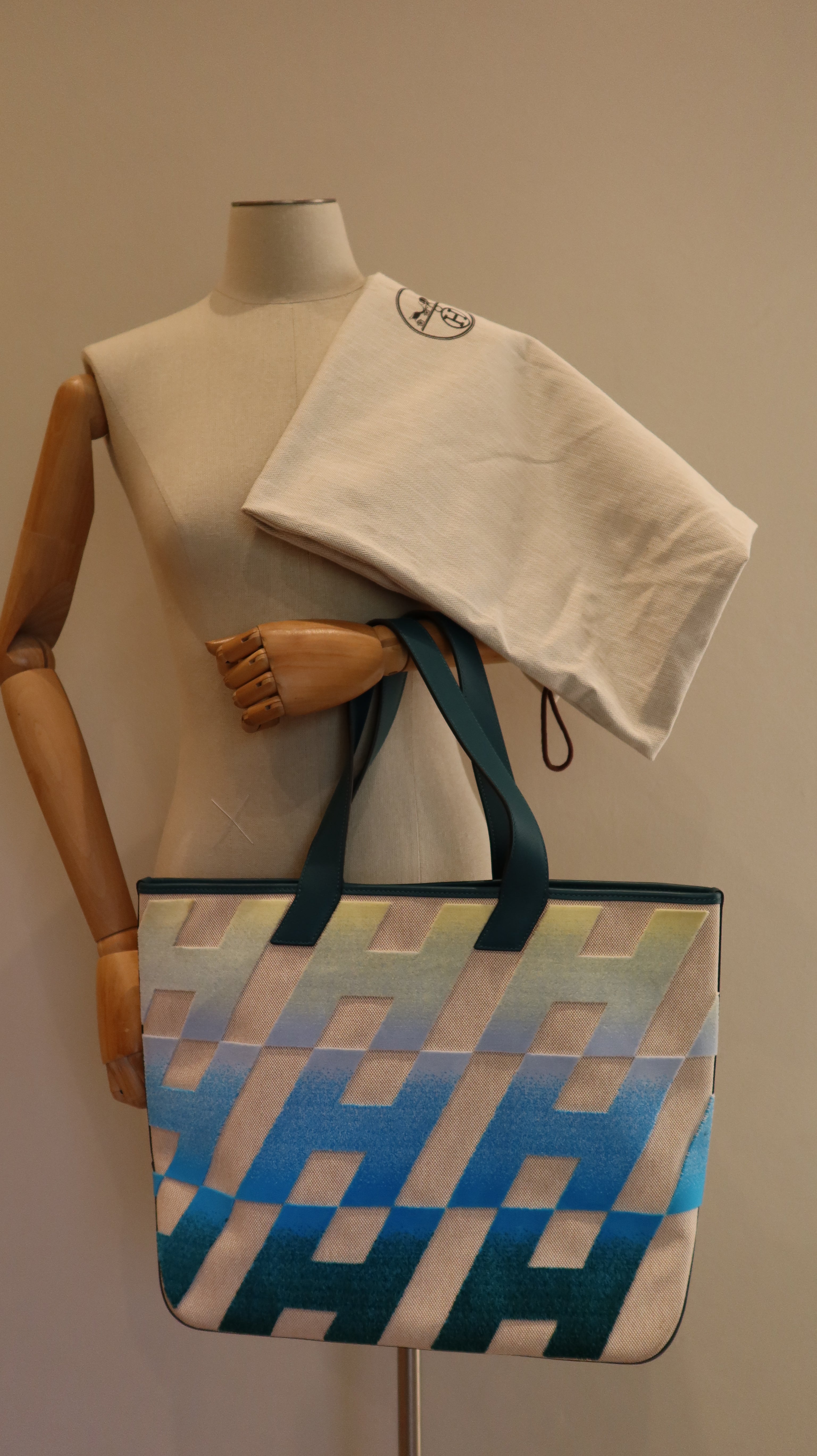 Hermès Cabas H en Biais 40 Bag
