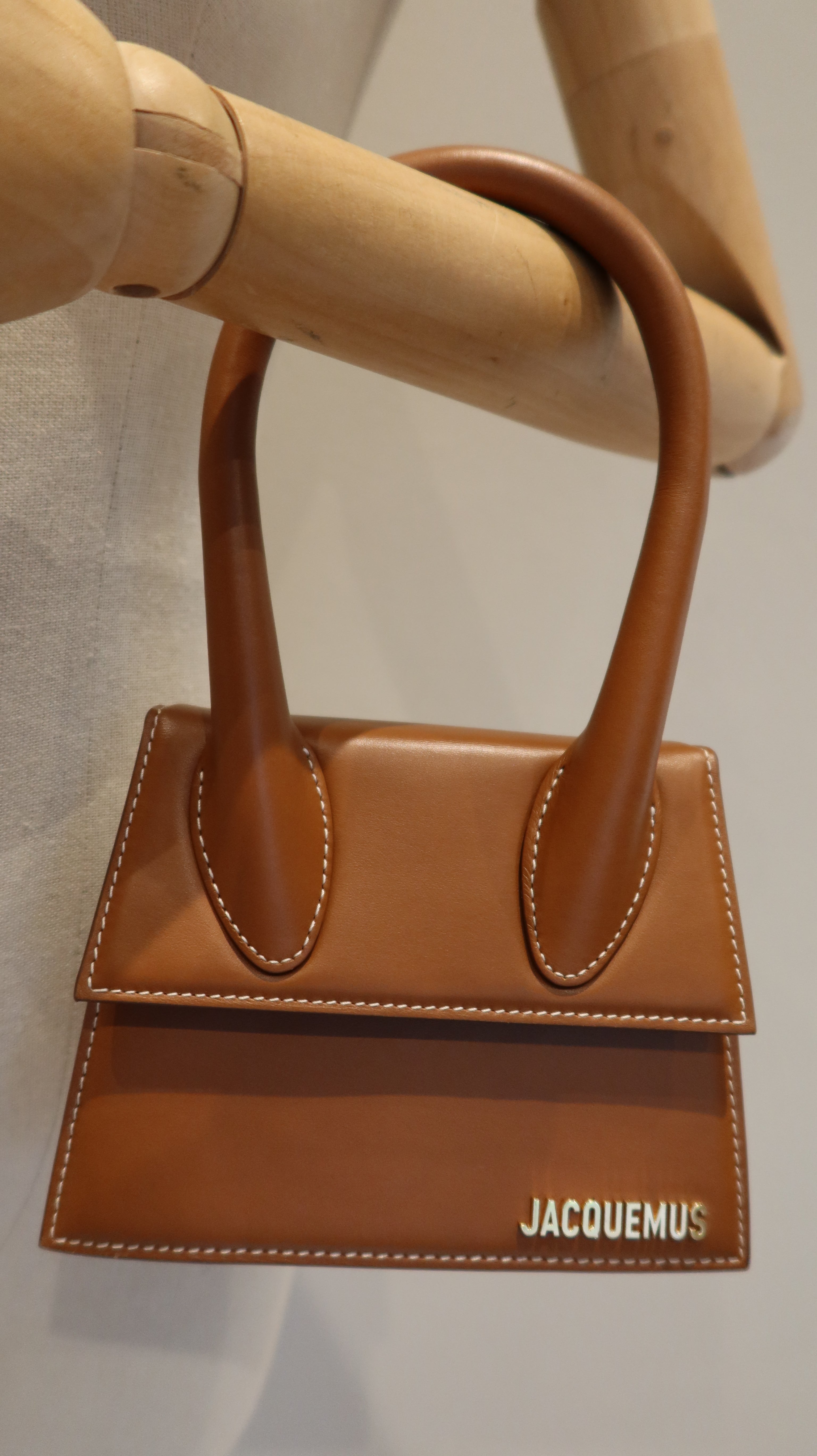 Jacquemus Le Chiquito Moyen Bag