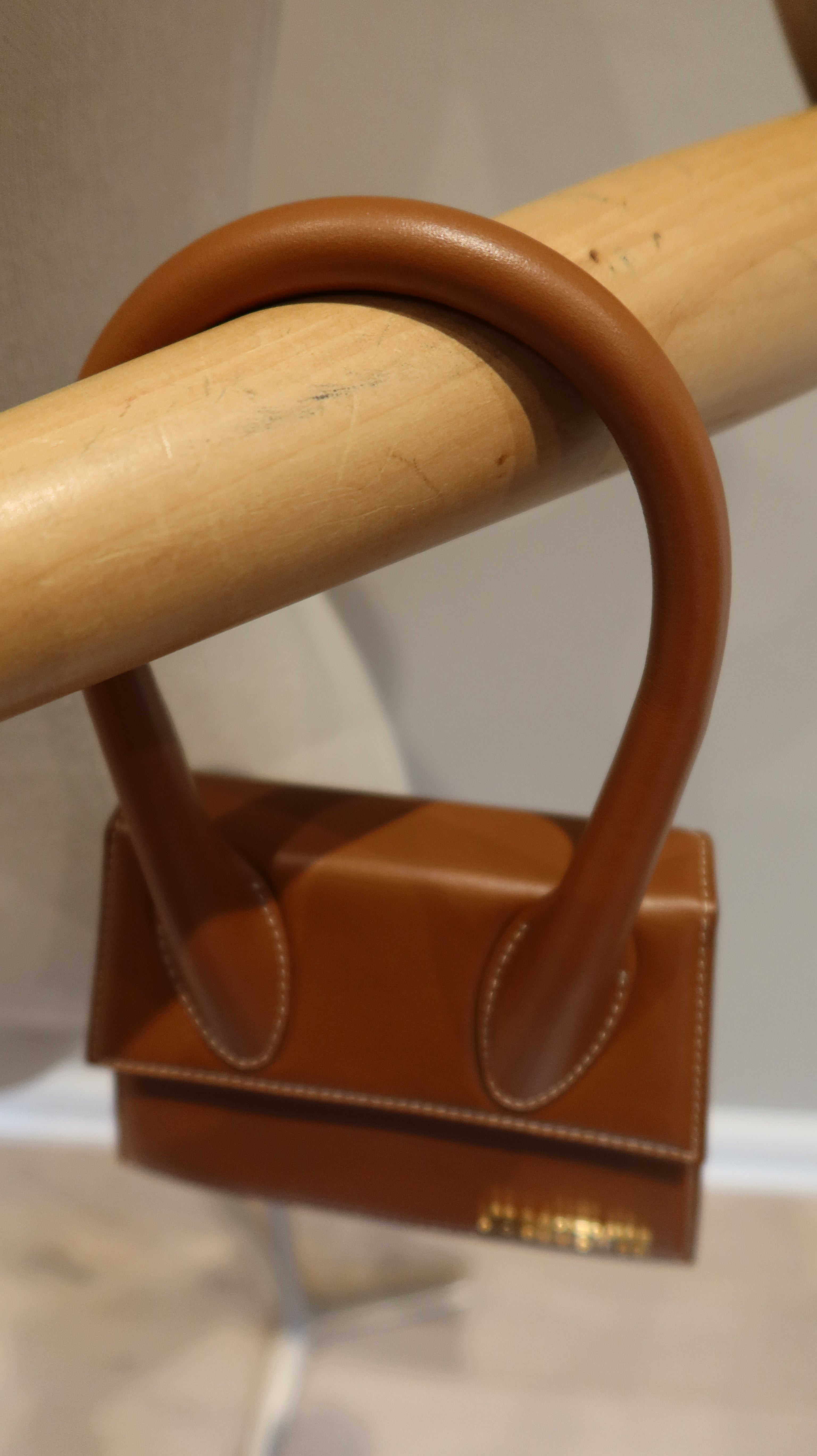 Jacquemus Le Chiquito Moyen Bag