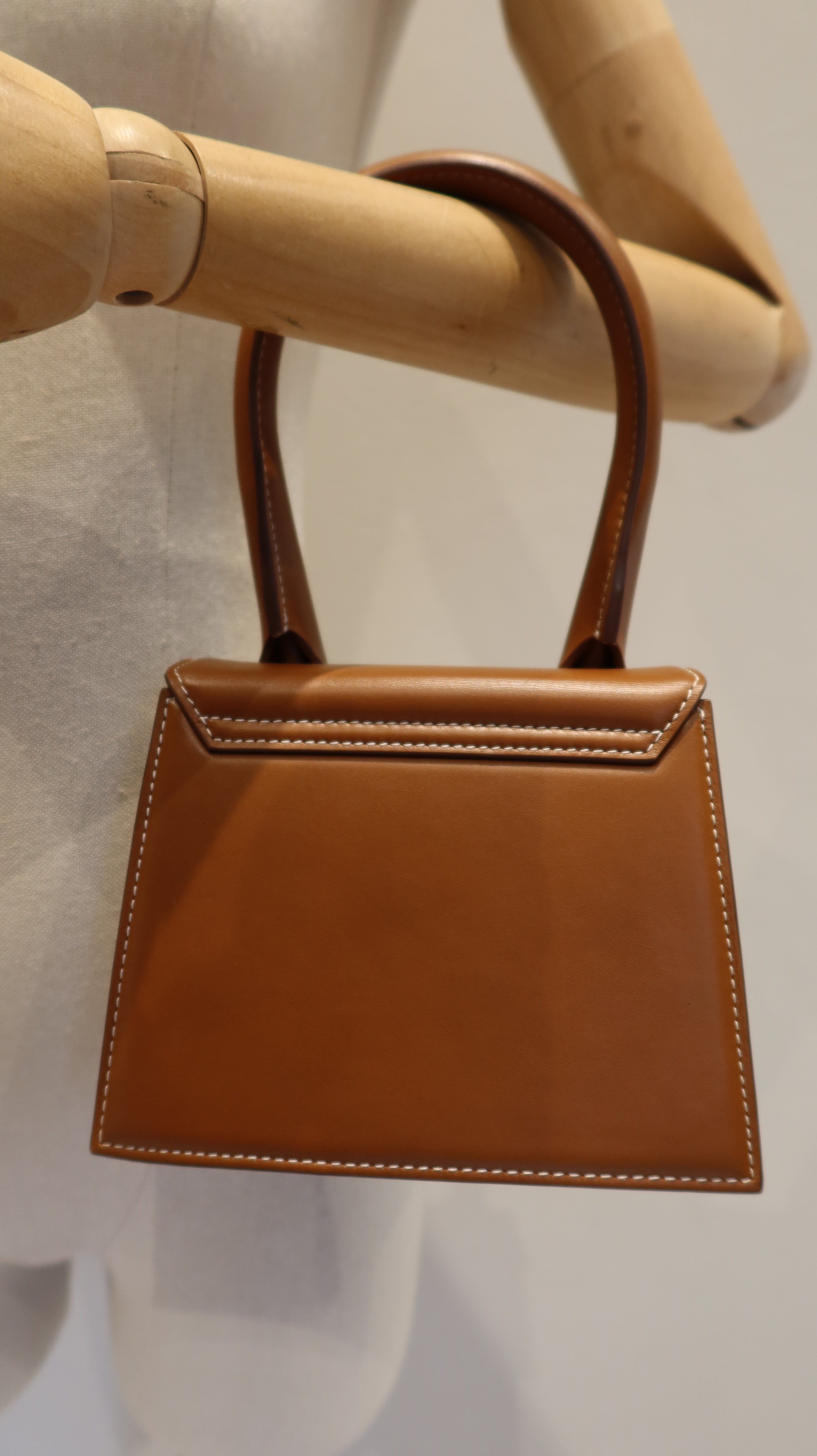 Jacquemus Le Chiquito Moyen Bag