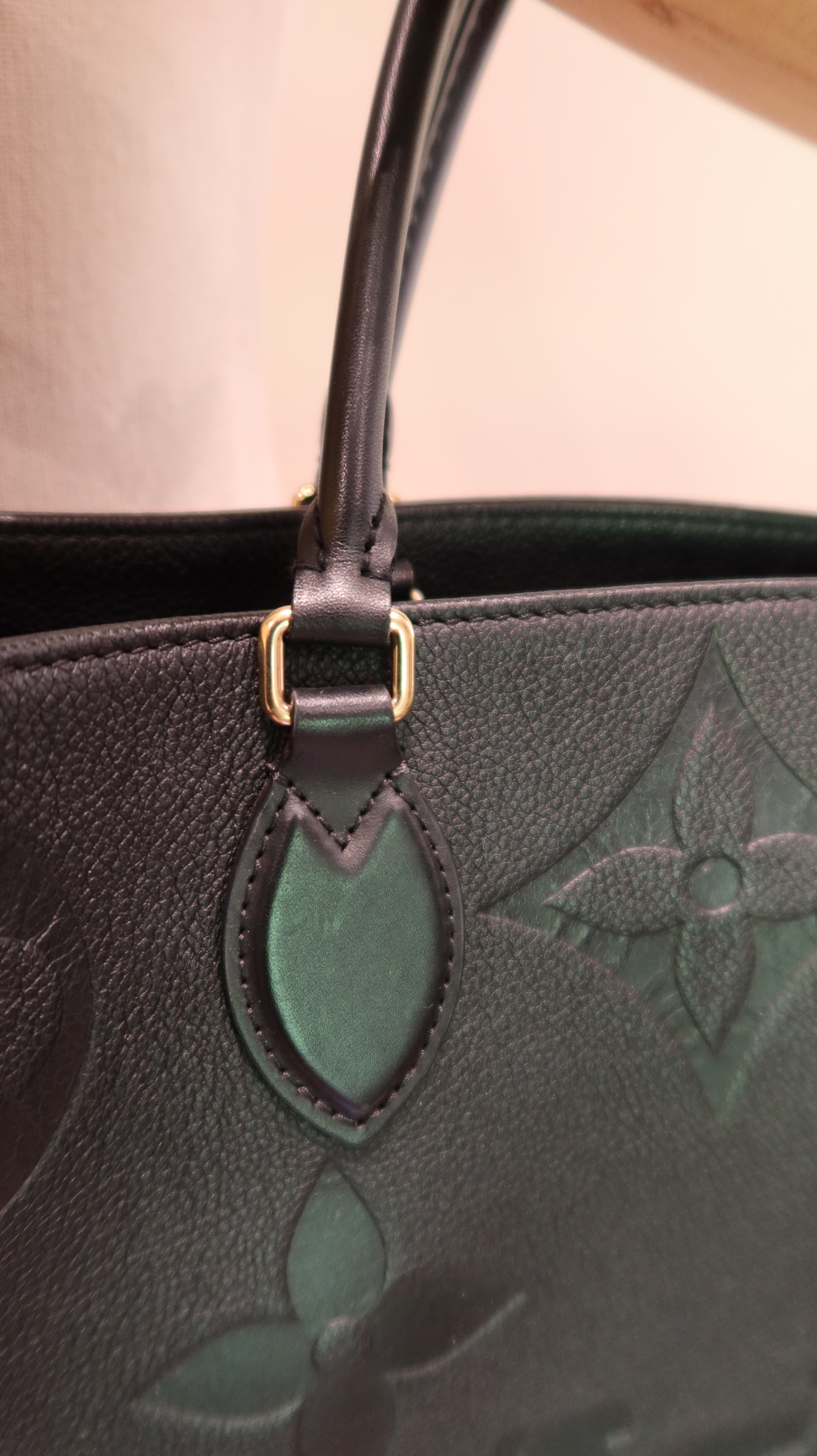 Louis Vuitton OnTheGo GM