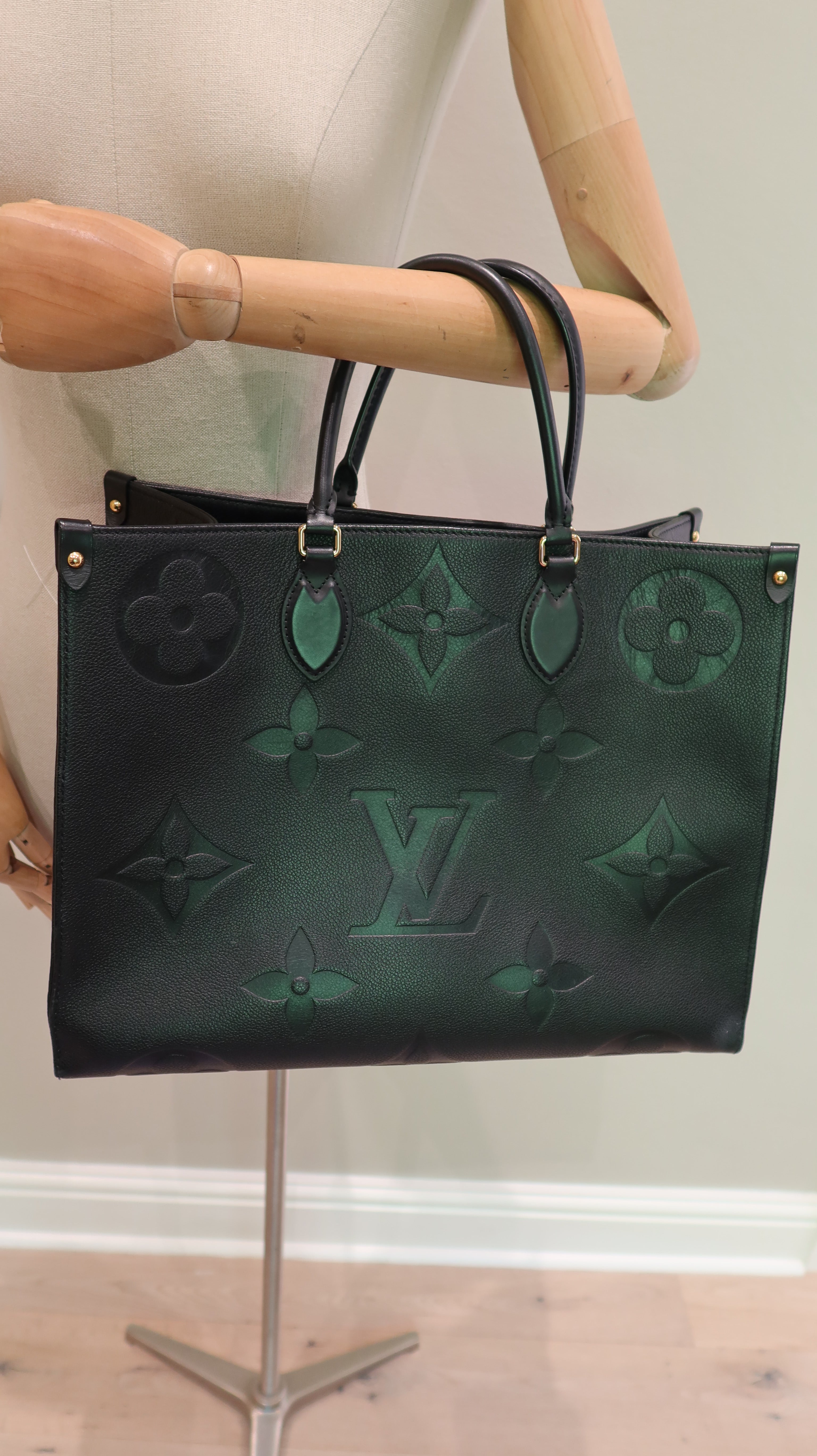 Louis Vuitton OnTheGo GM