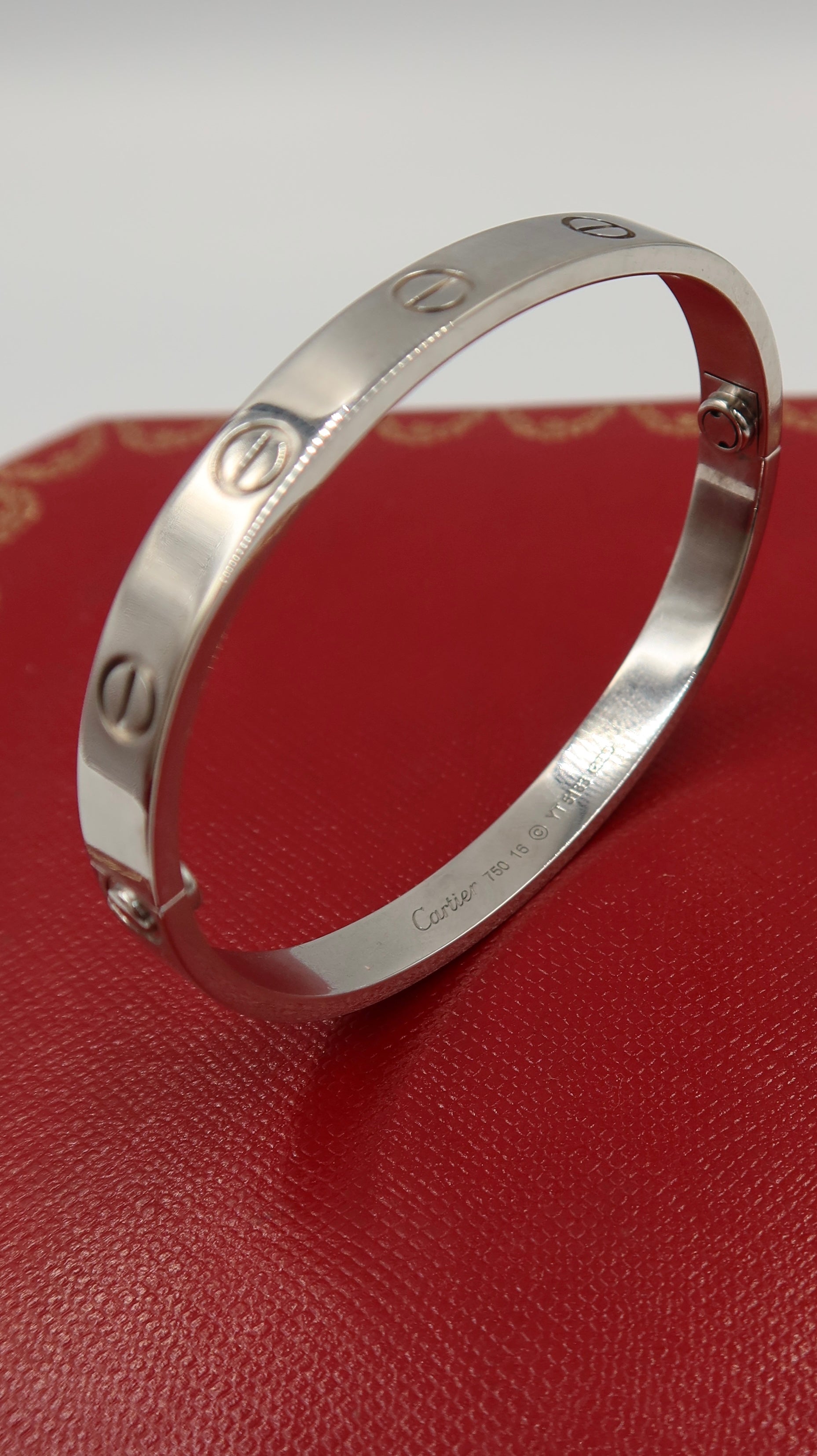 Cartier Love Bracelet (16/WG)