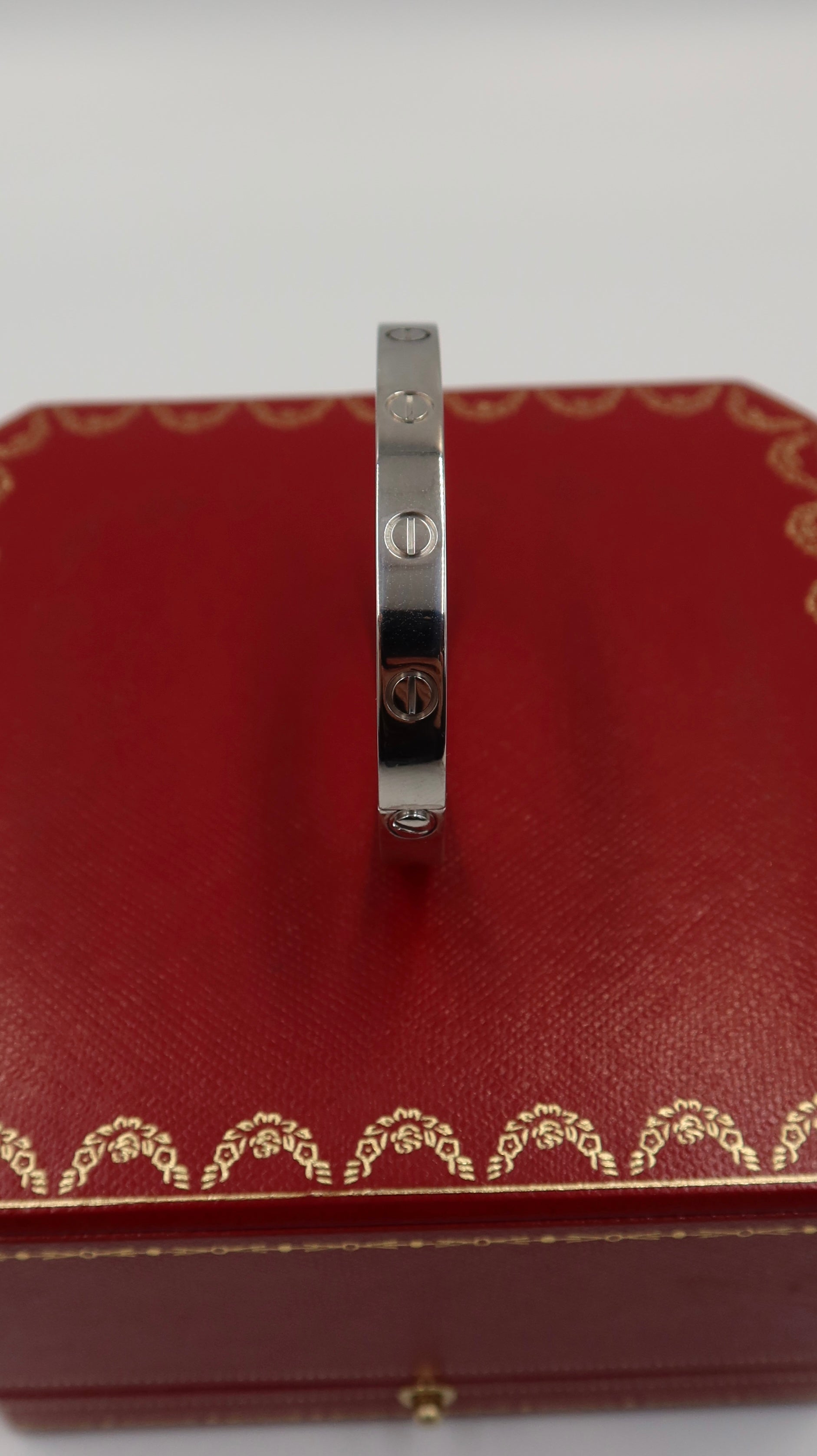 Cartier Love Bracelet (16/WG)
