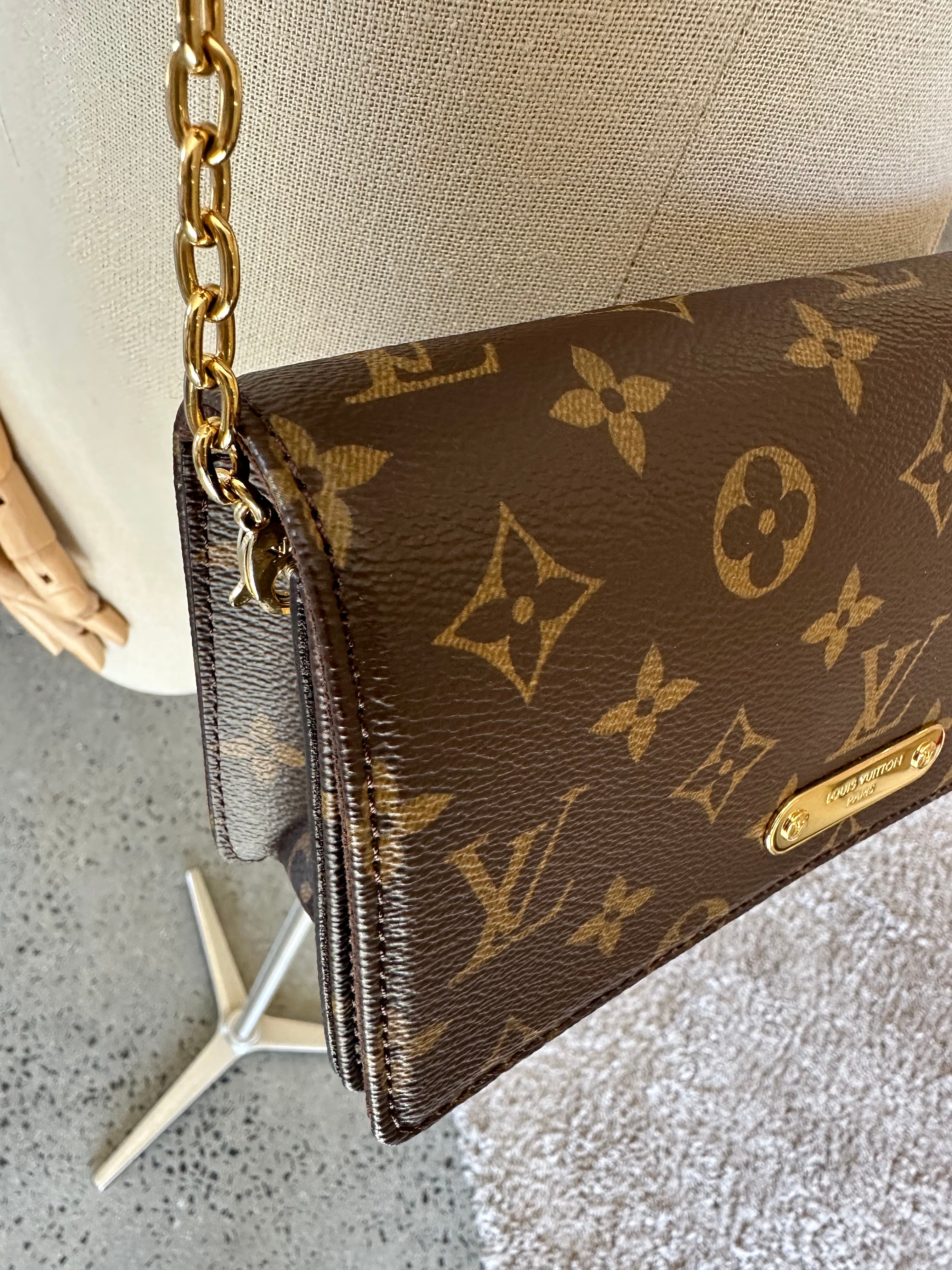 Louis Vuitton Lily Wallet On Chain Bag