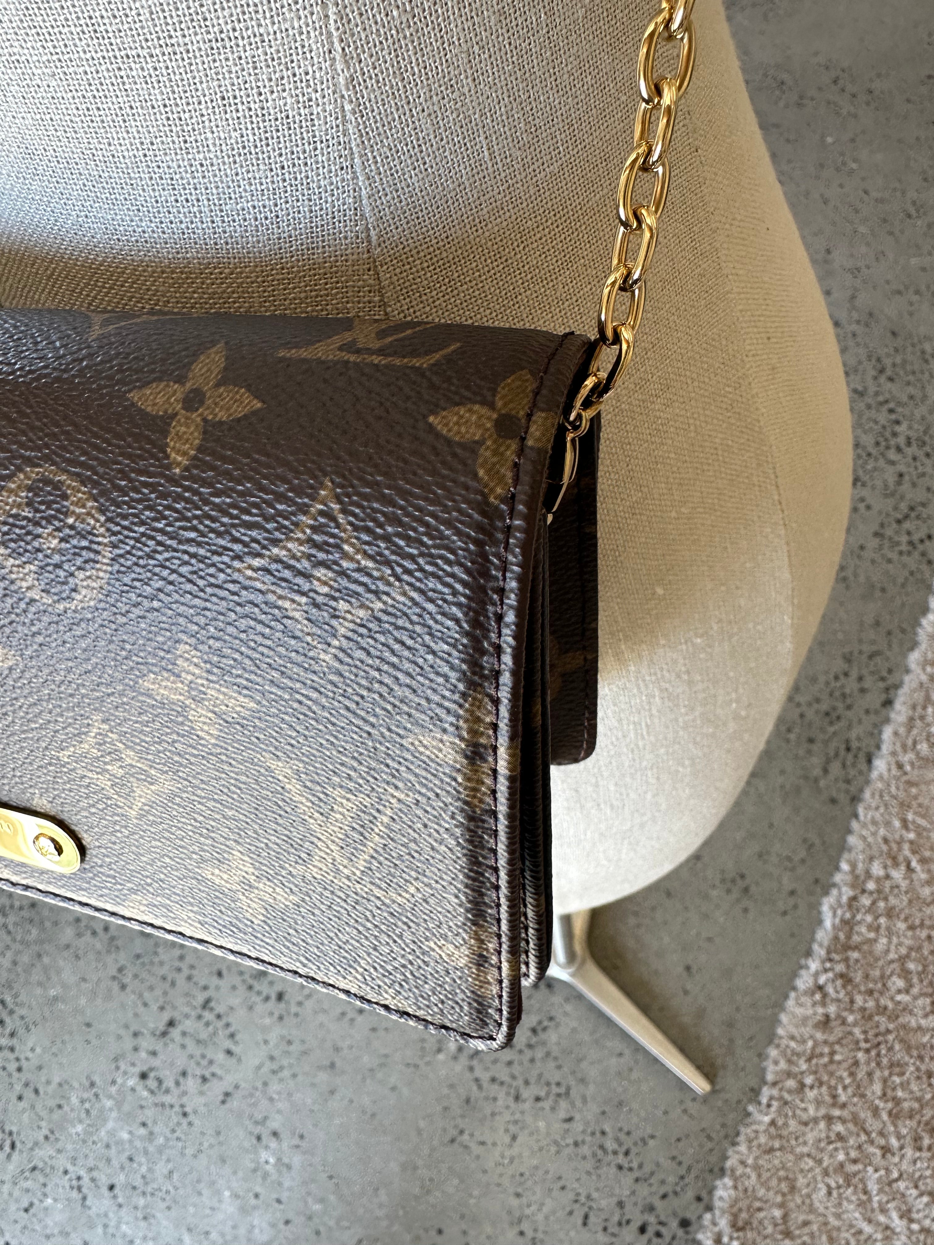 Louis Vuitton Lily Wallet On Chain Bag