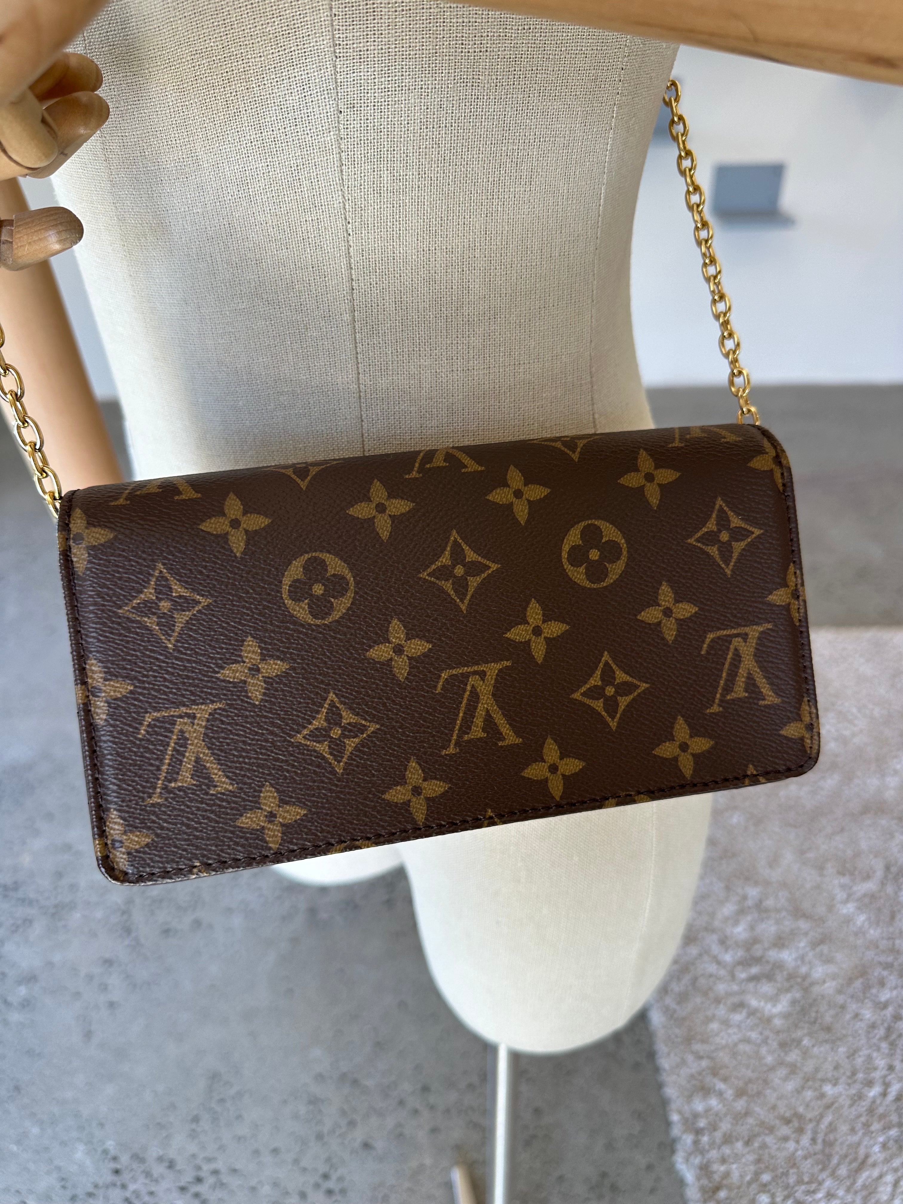 Louis Vuitton Lily Wallet On Chain Bag