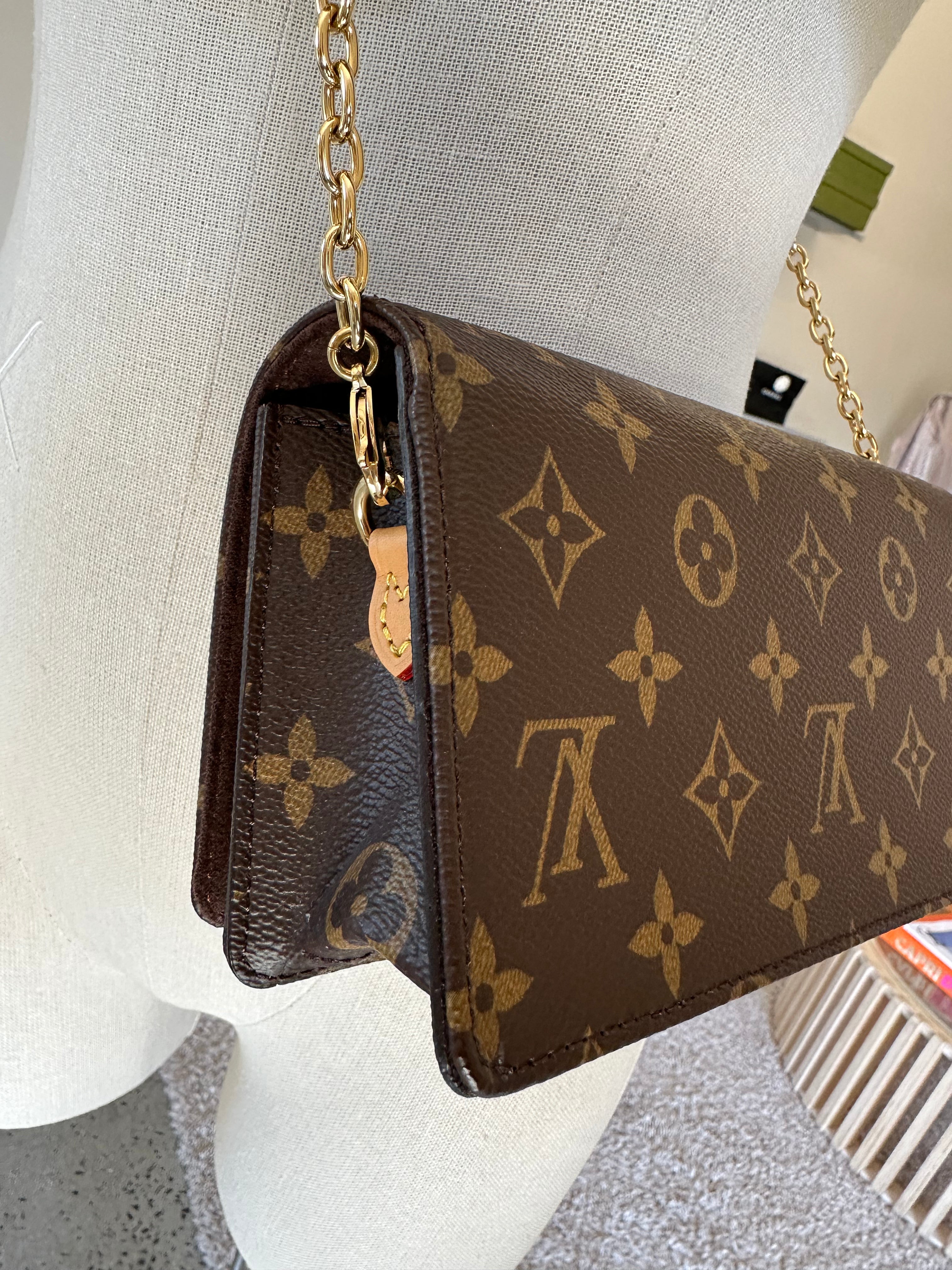 Louis Vuitton Lily Wallet On Chain Bag