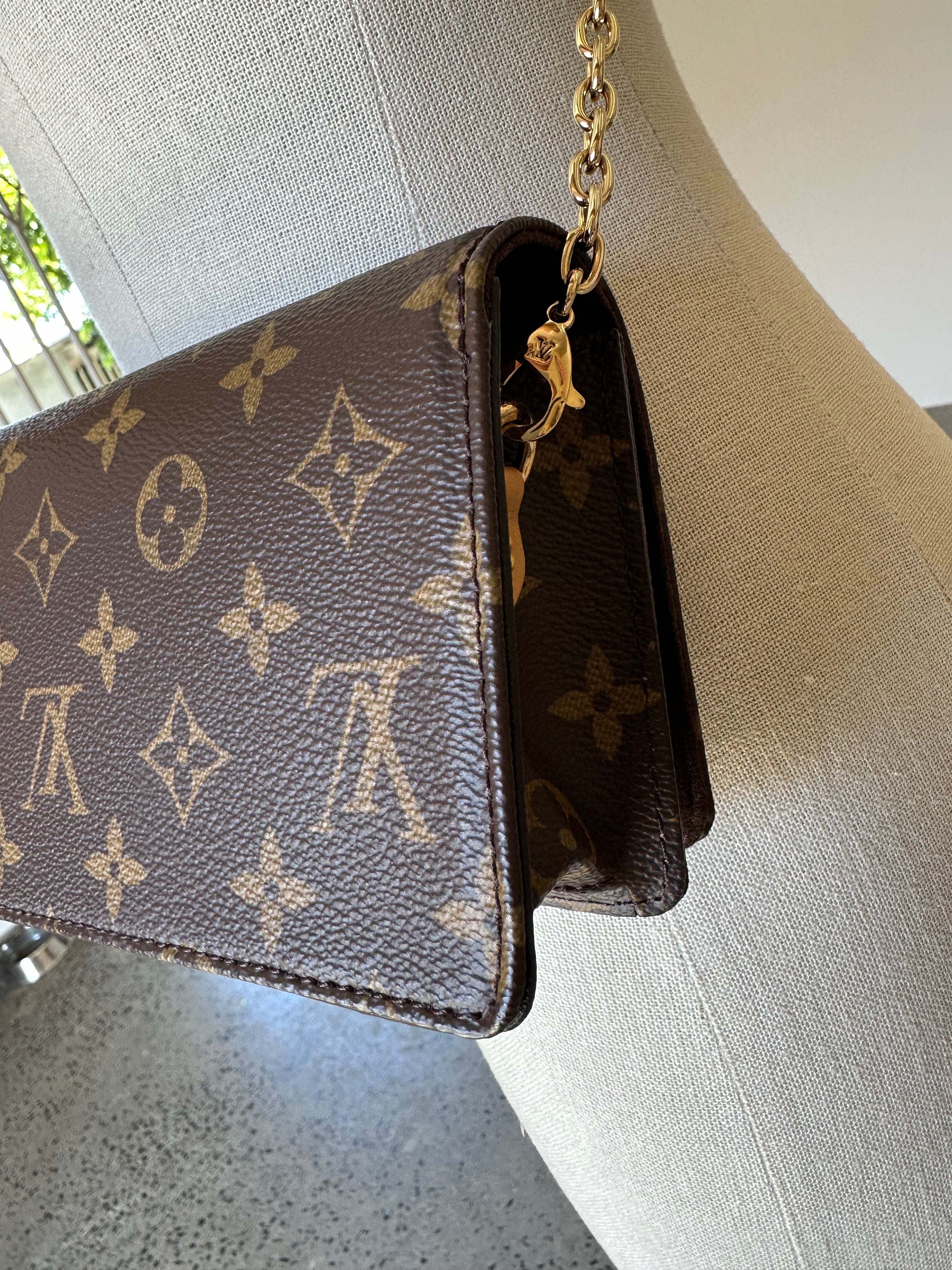 Louis Vuitton Lily Wallet On Chain Bag