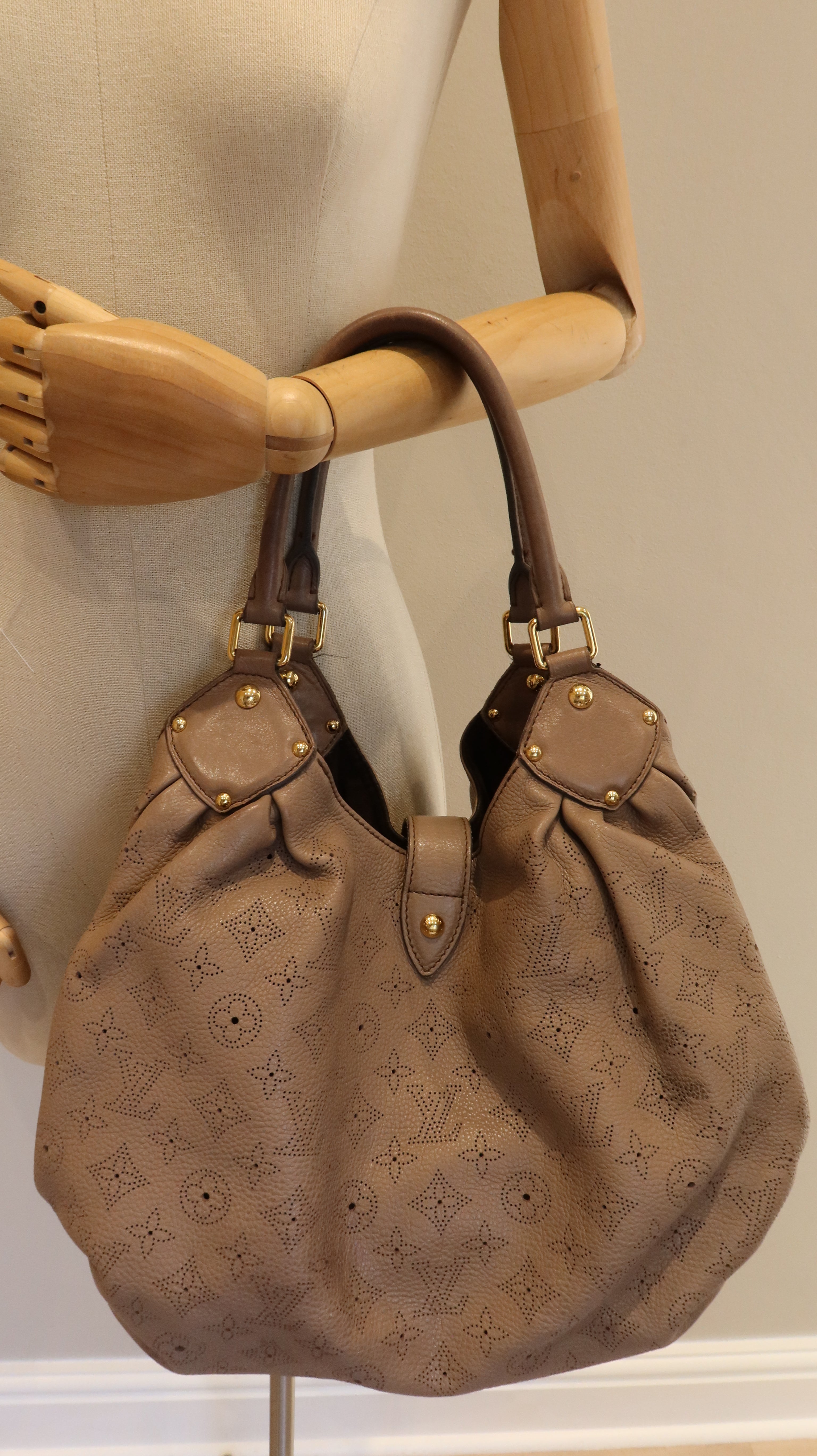 Louis Vuitton Mahina L Tote Bag