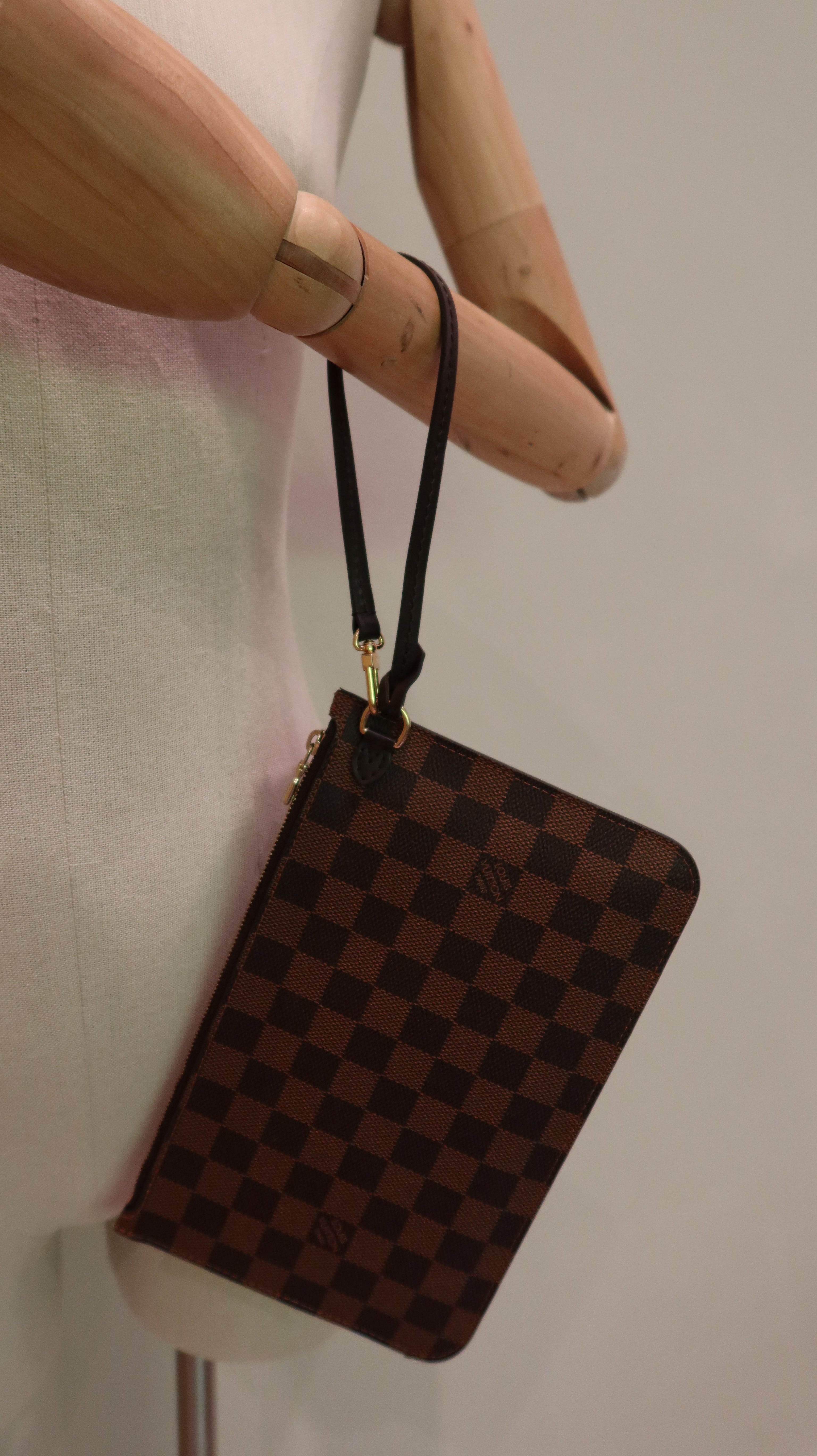 Louis Vuitton Neverfull Pochette