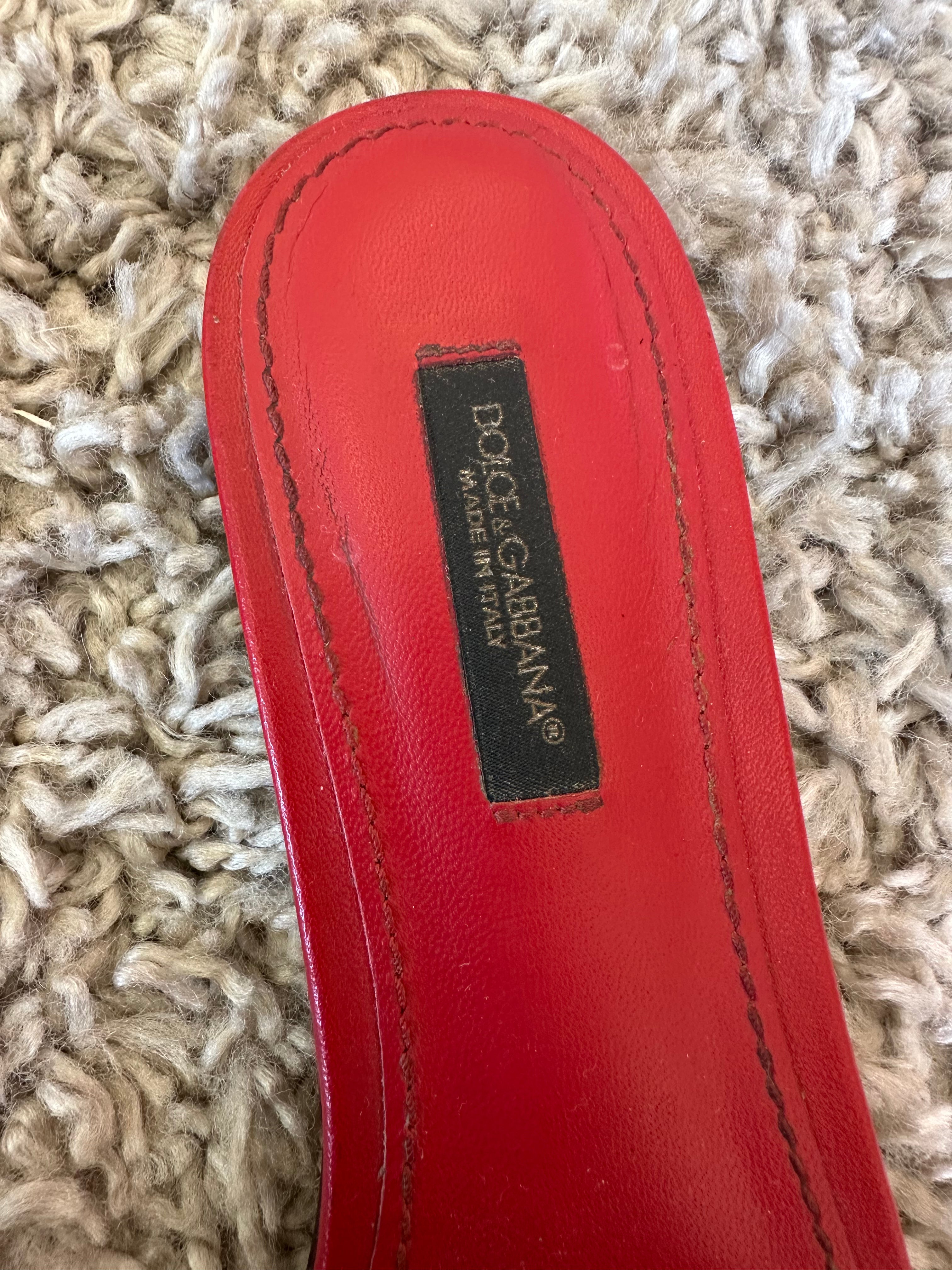 Dolce & Gabbana Pom Pom Slides (EU37)