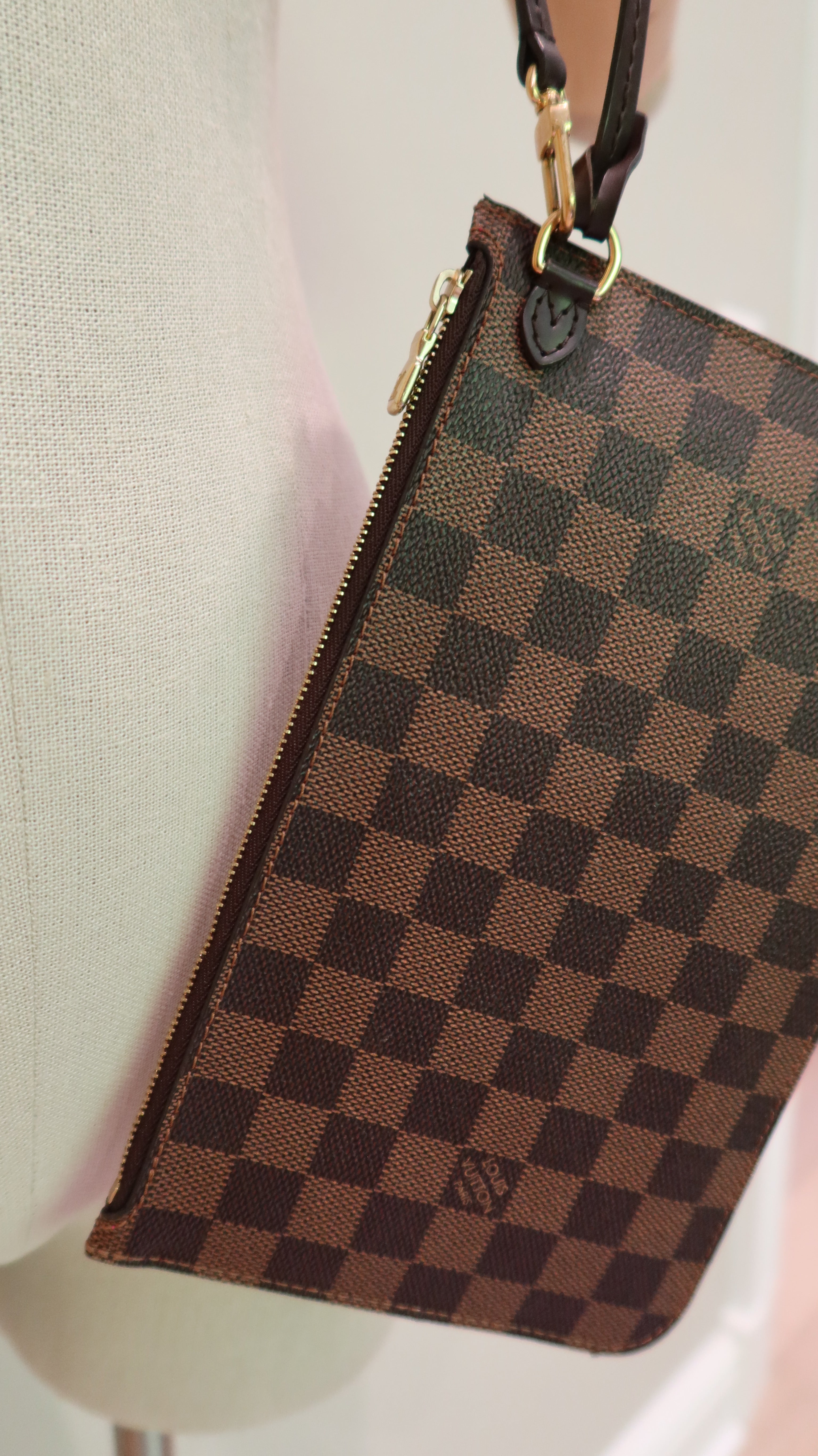Louis Vuitton Neverfull Pochette