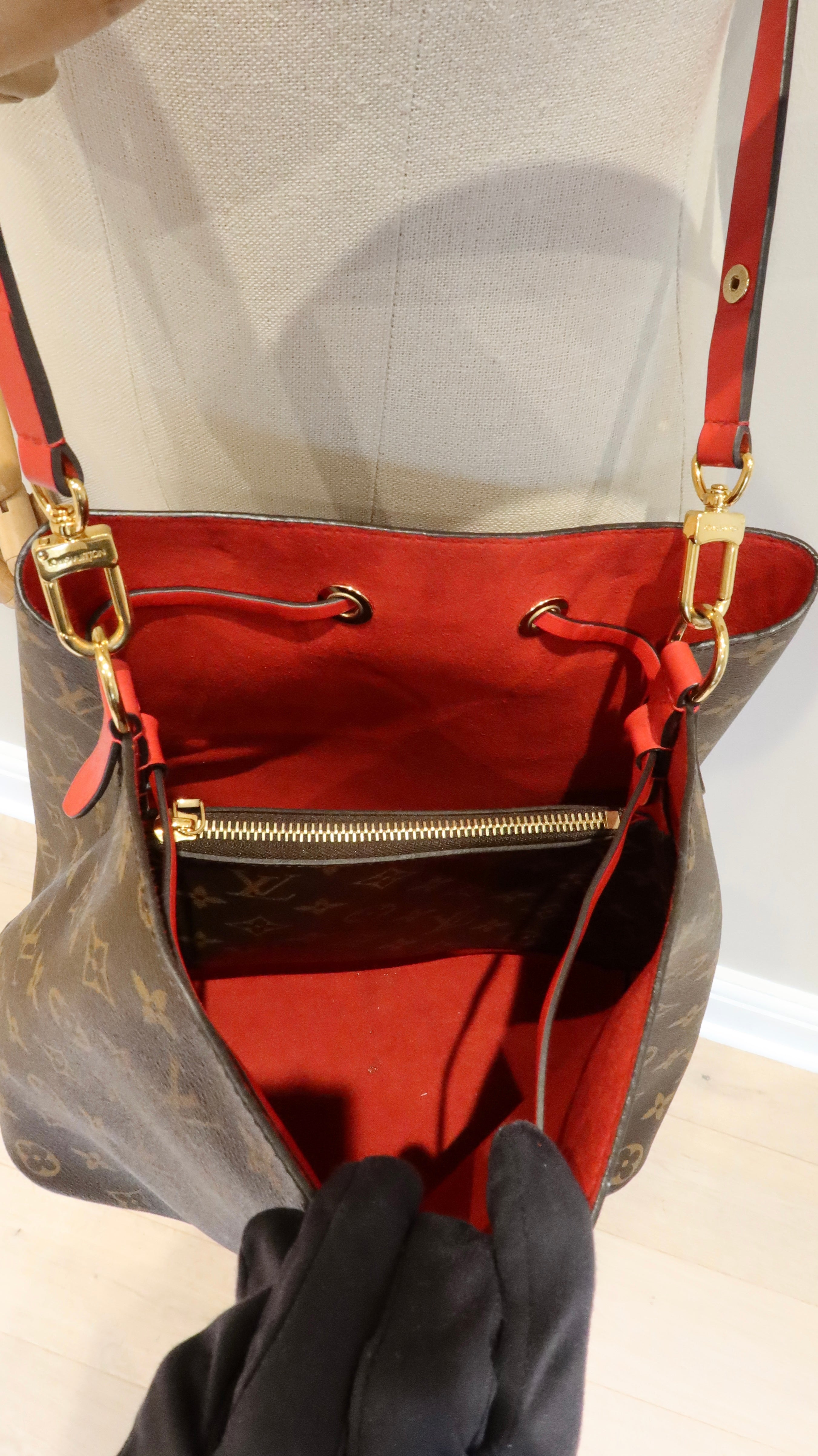 Louis Vuitton NéoNoé MM Bucket Bag