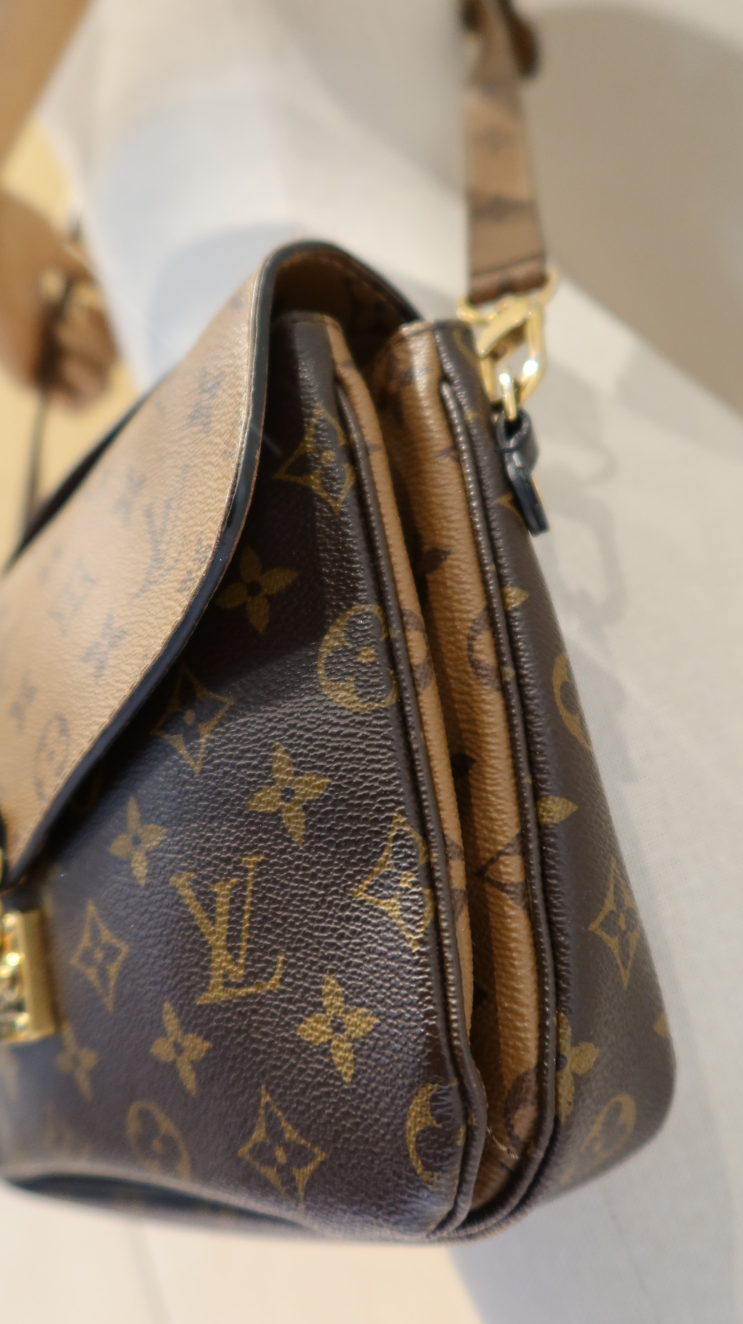 Louis Vuitton Pochette Metis Bag