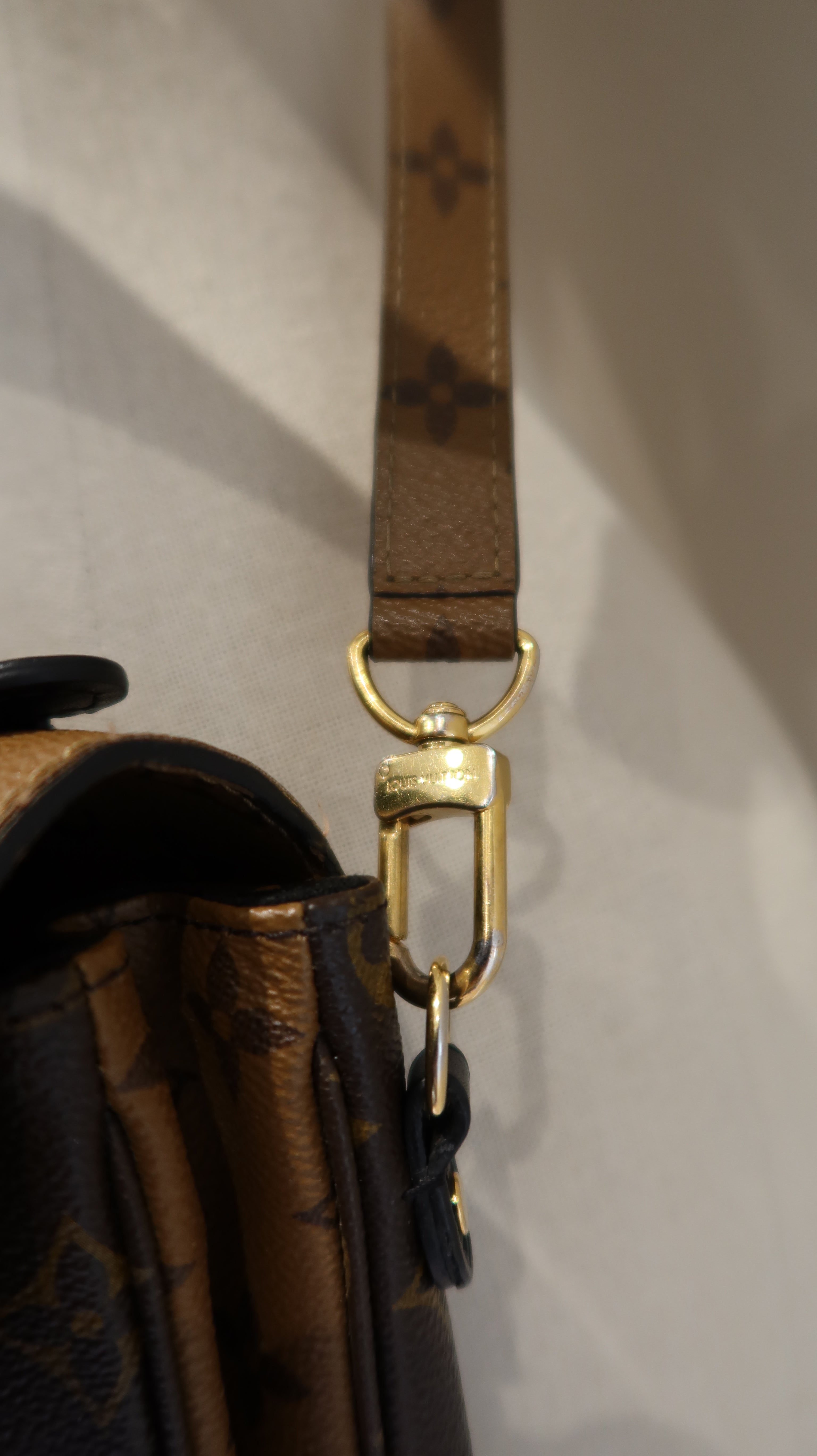 Louis Vuitton Pochette Metis Bag