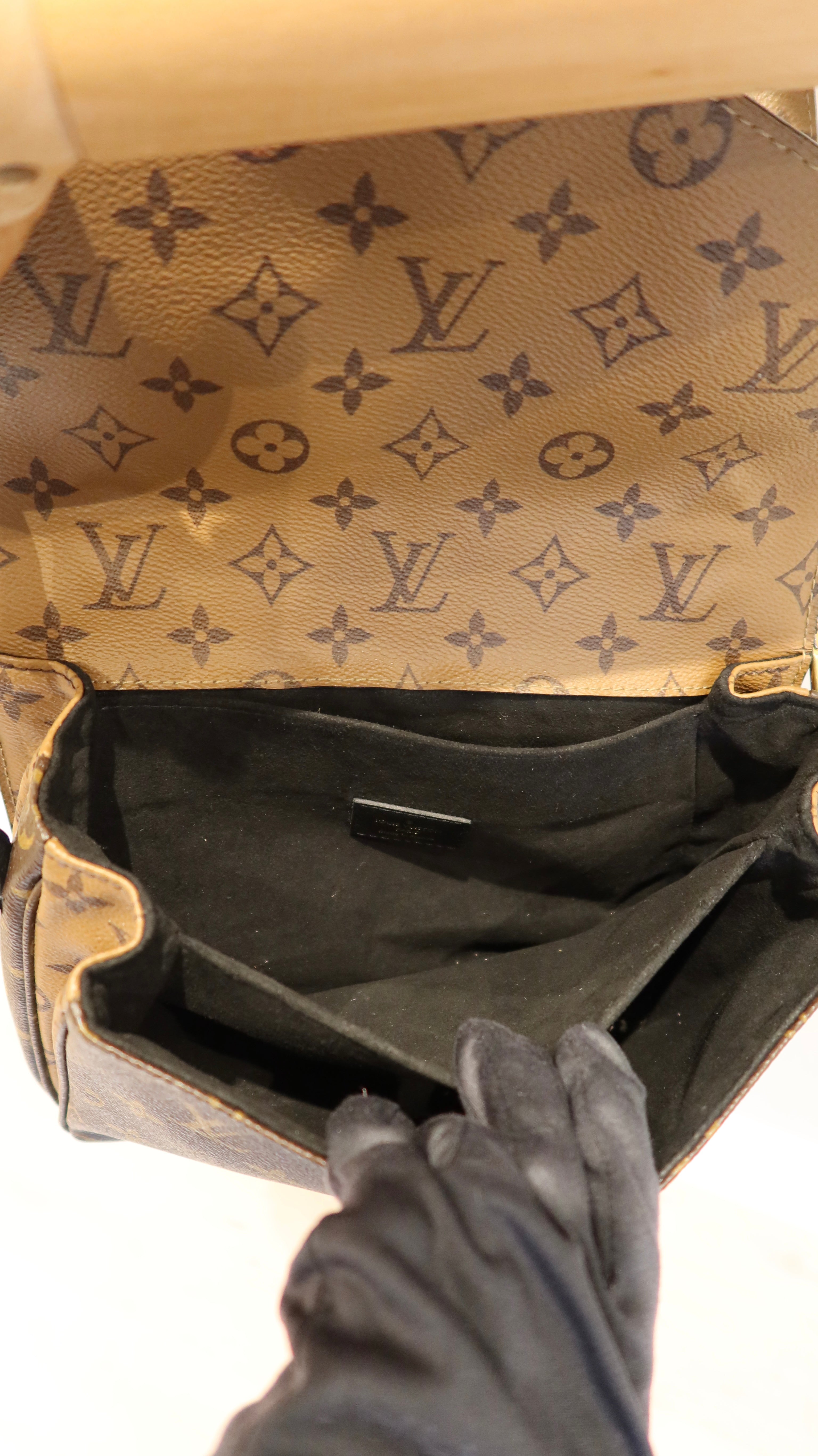 Louis Vuitton Pochette Metis Bag