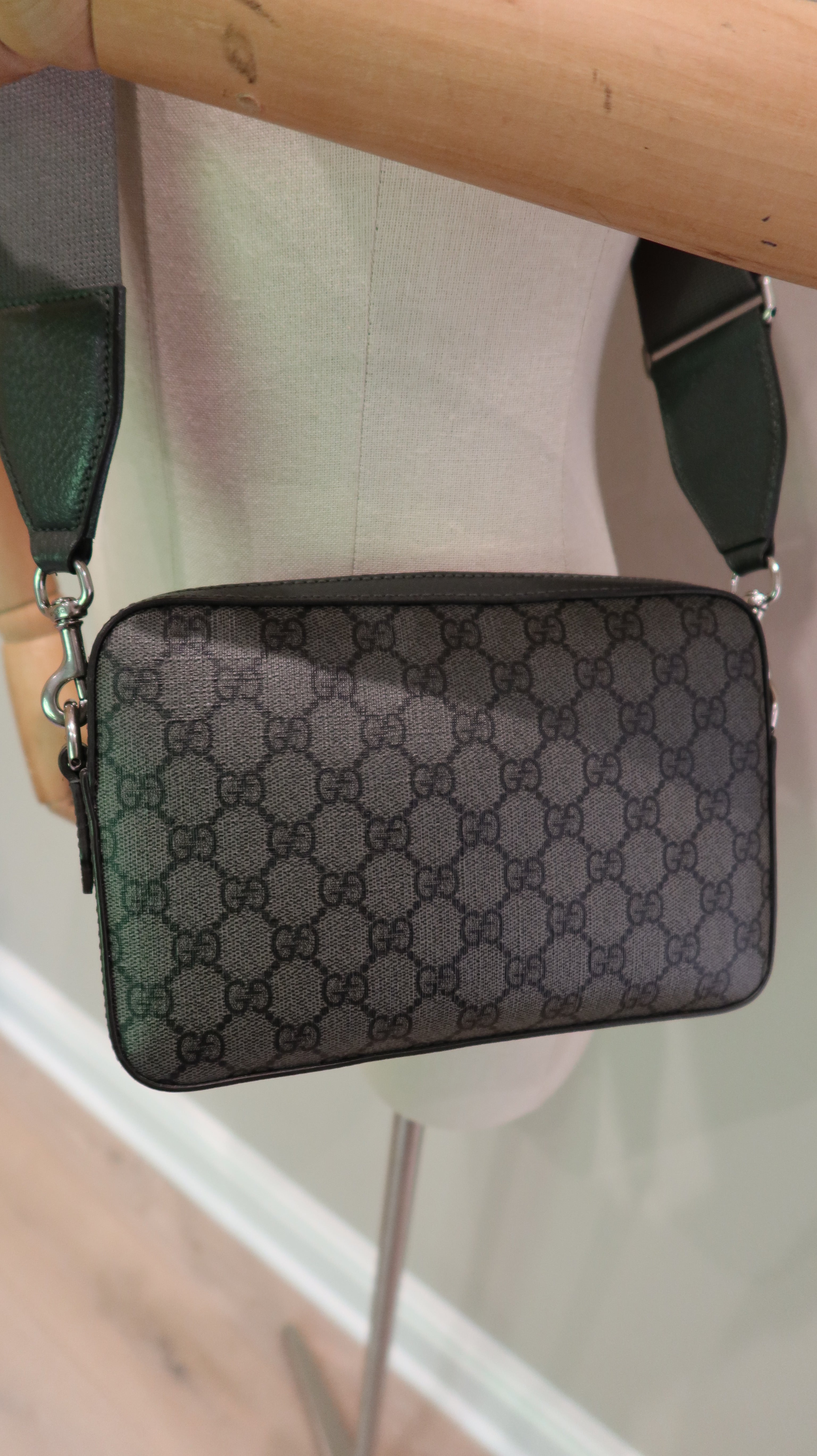 Gucci GG Ophidia Crossbody Bag *Full Set*