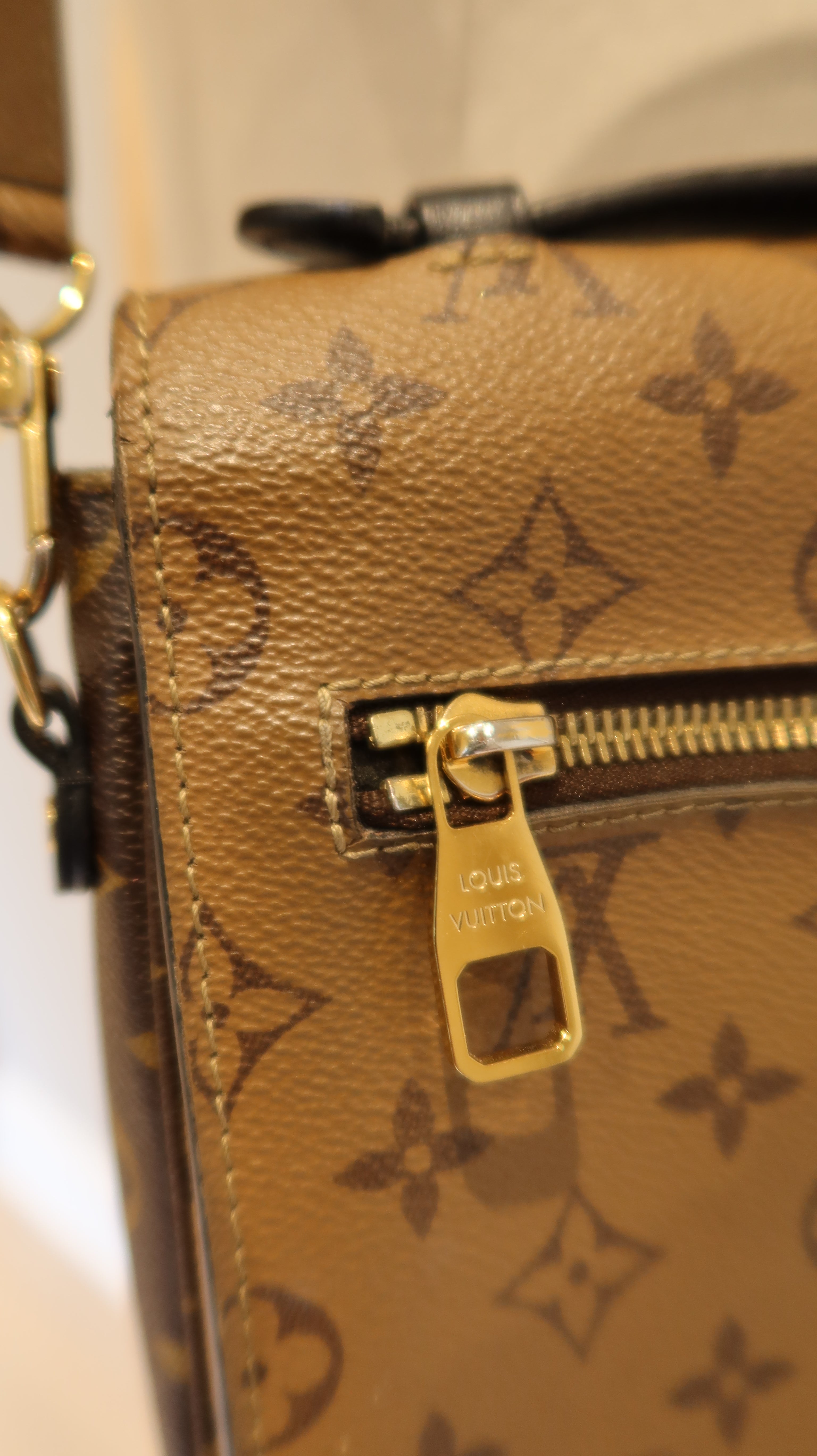 Louis Vuitton Pochette Metis Bag
