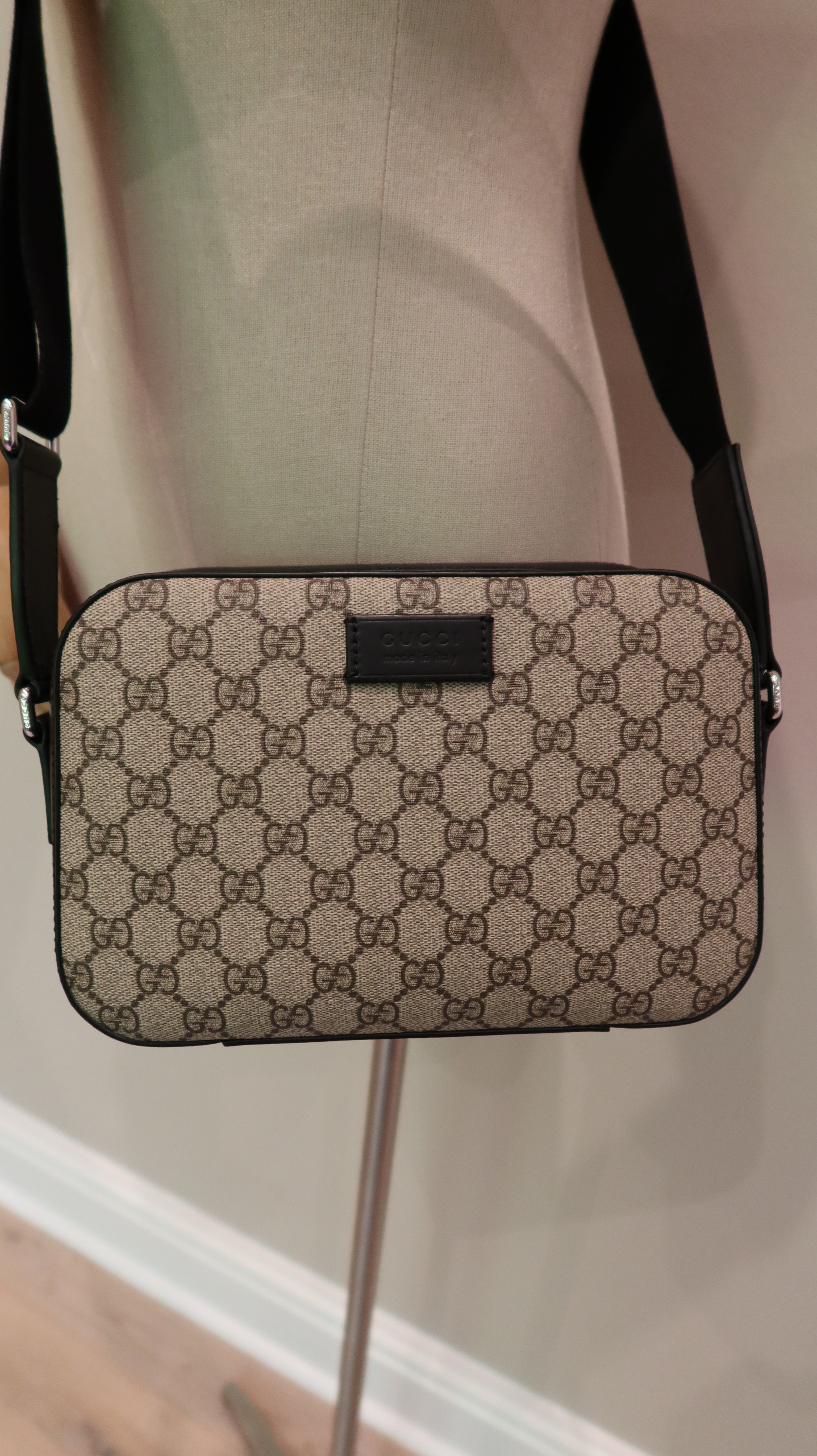 Gucci Supreme Camera Bag