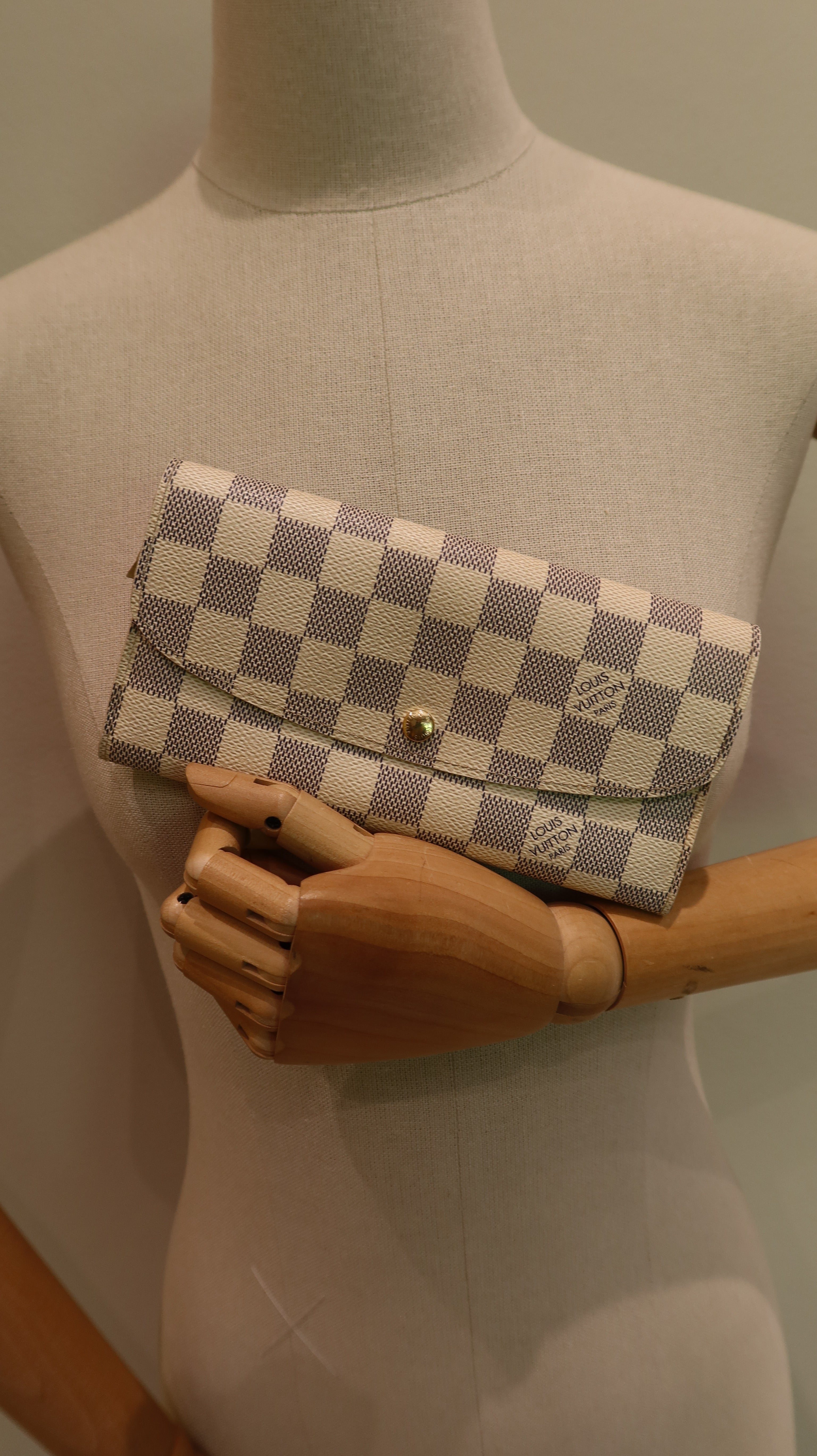 Louis Vuitton Emilie Wallet